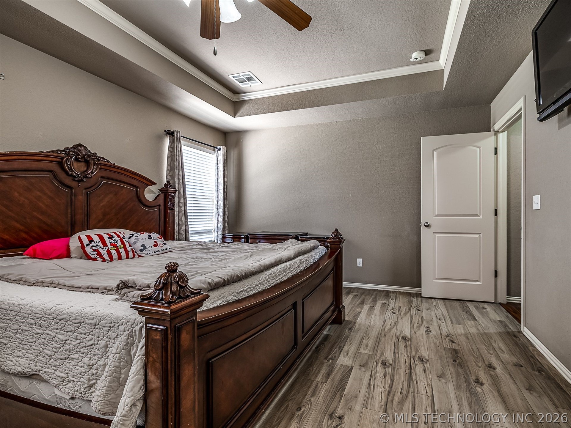 2312 E Queens Street Property Photo 23