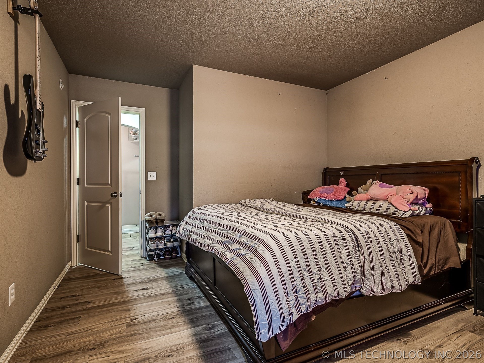 2312 E Queens Street Property Photo 41