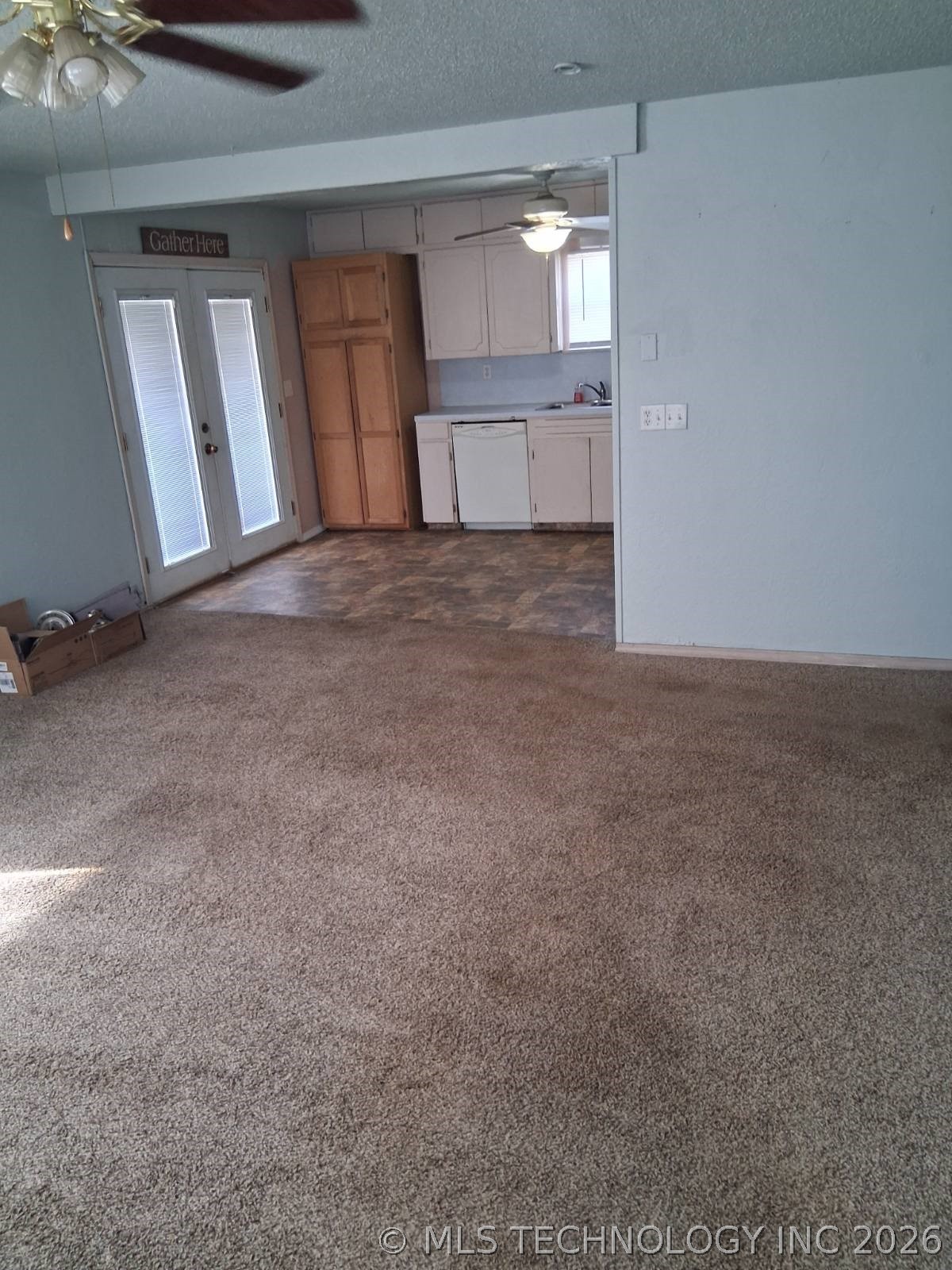1421 2nd Ne Property Photo 4