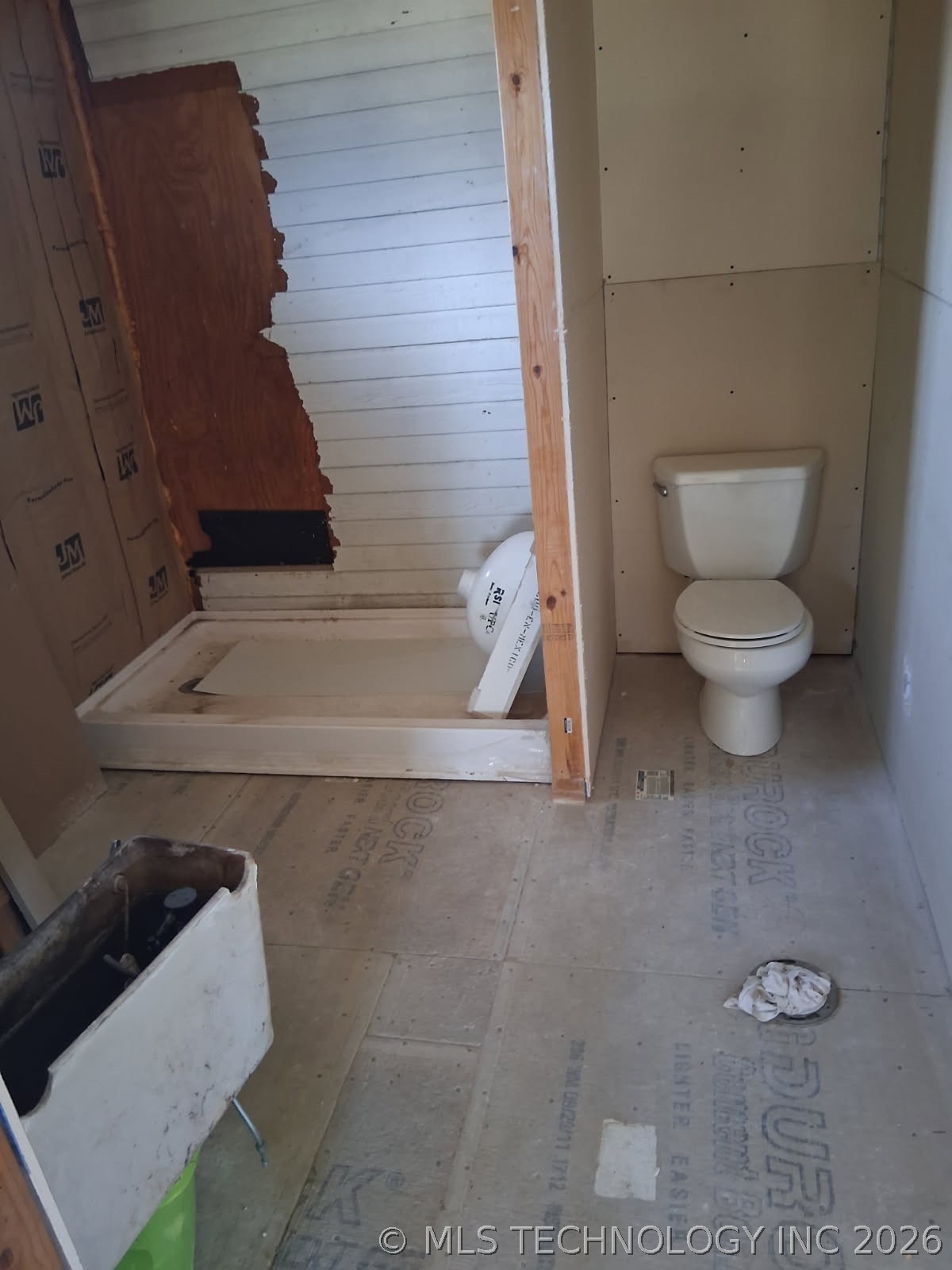 1421 2nd Ne Property Photo 7