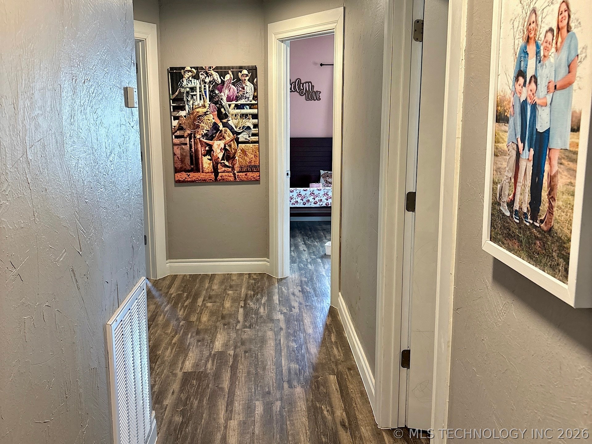 802 S Howerton Avenue Property Photo 9