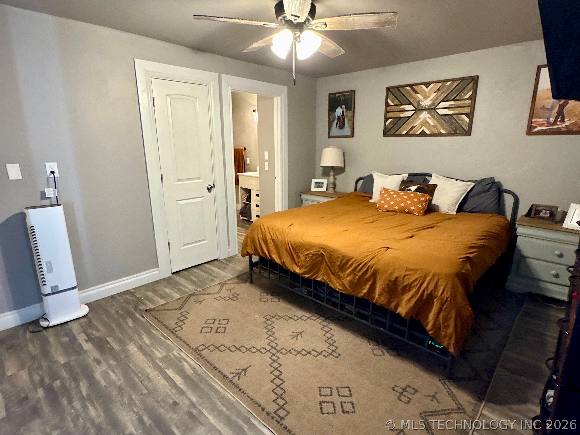 802 S Howerton Avenue Property Photo 17