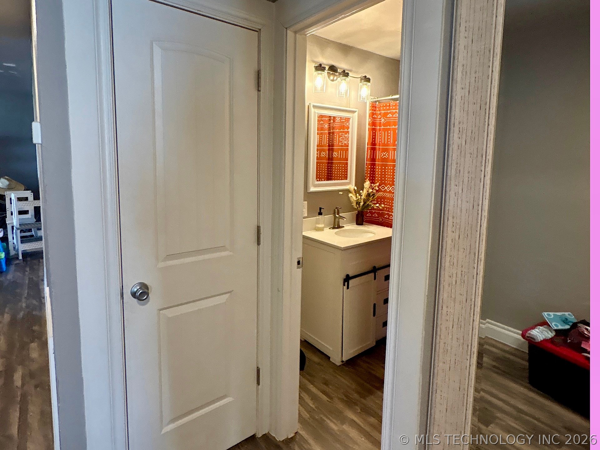 802 S Howerton Avenue Property Photo 27