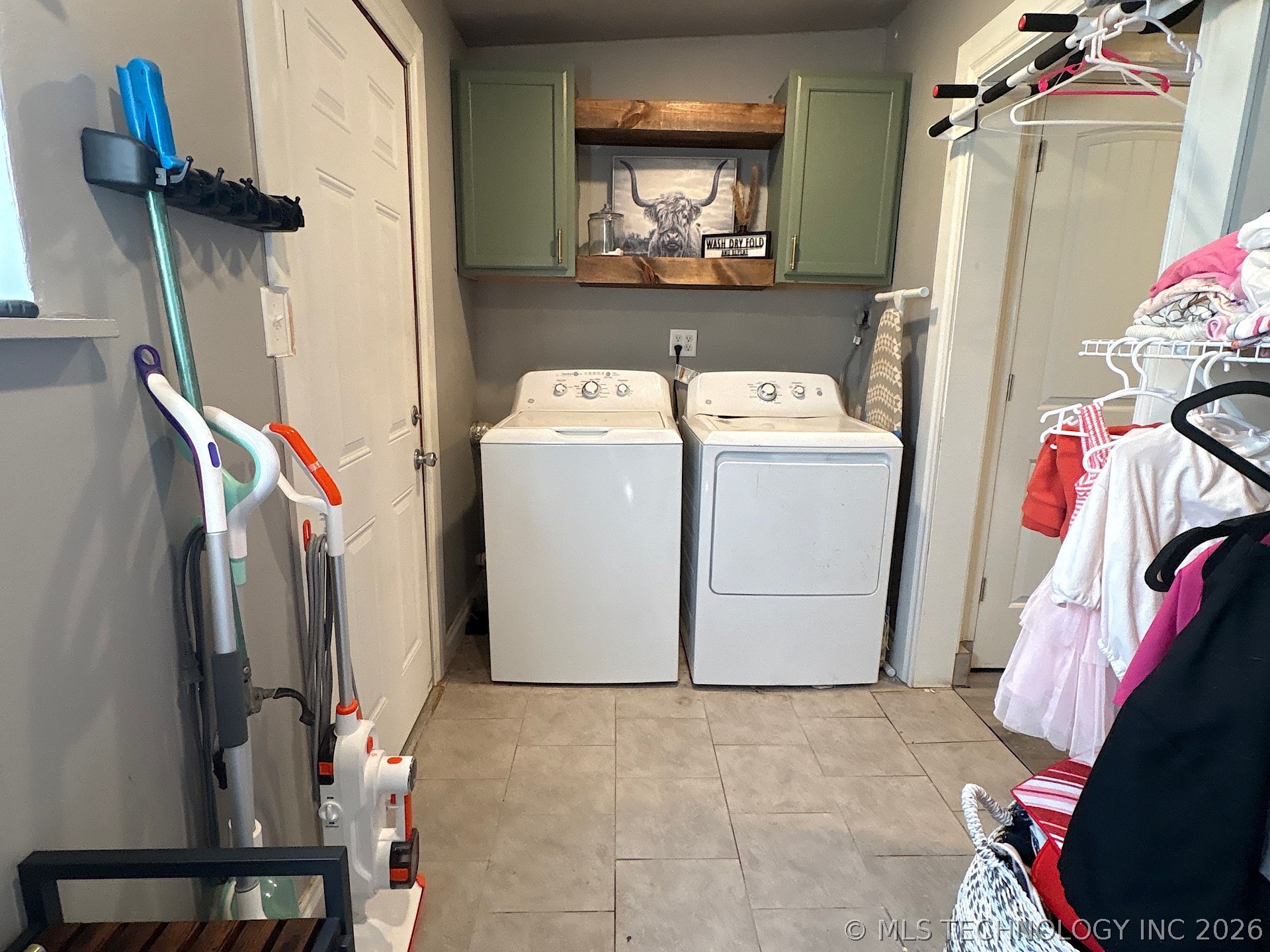 802 S Howerton Avenue Property Photo 44