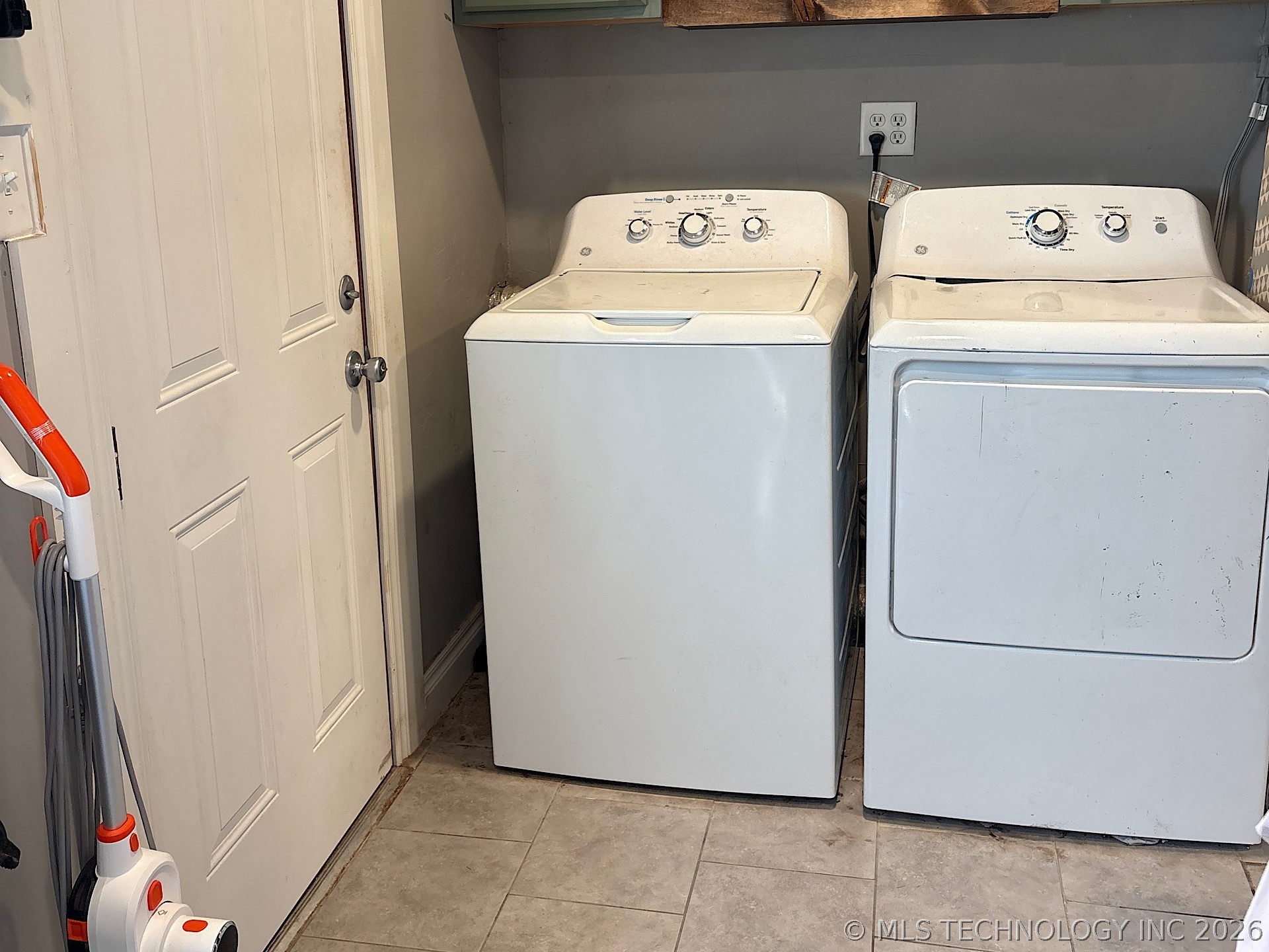 802 S Howerton Avenue Property Photo 45