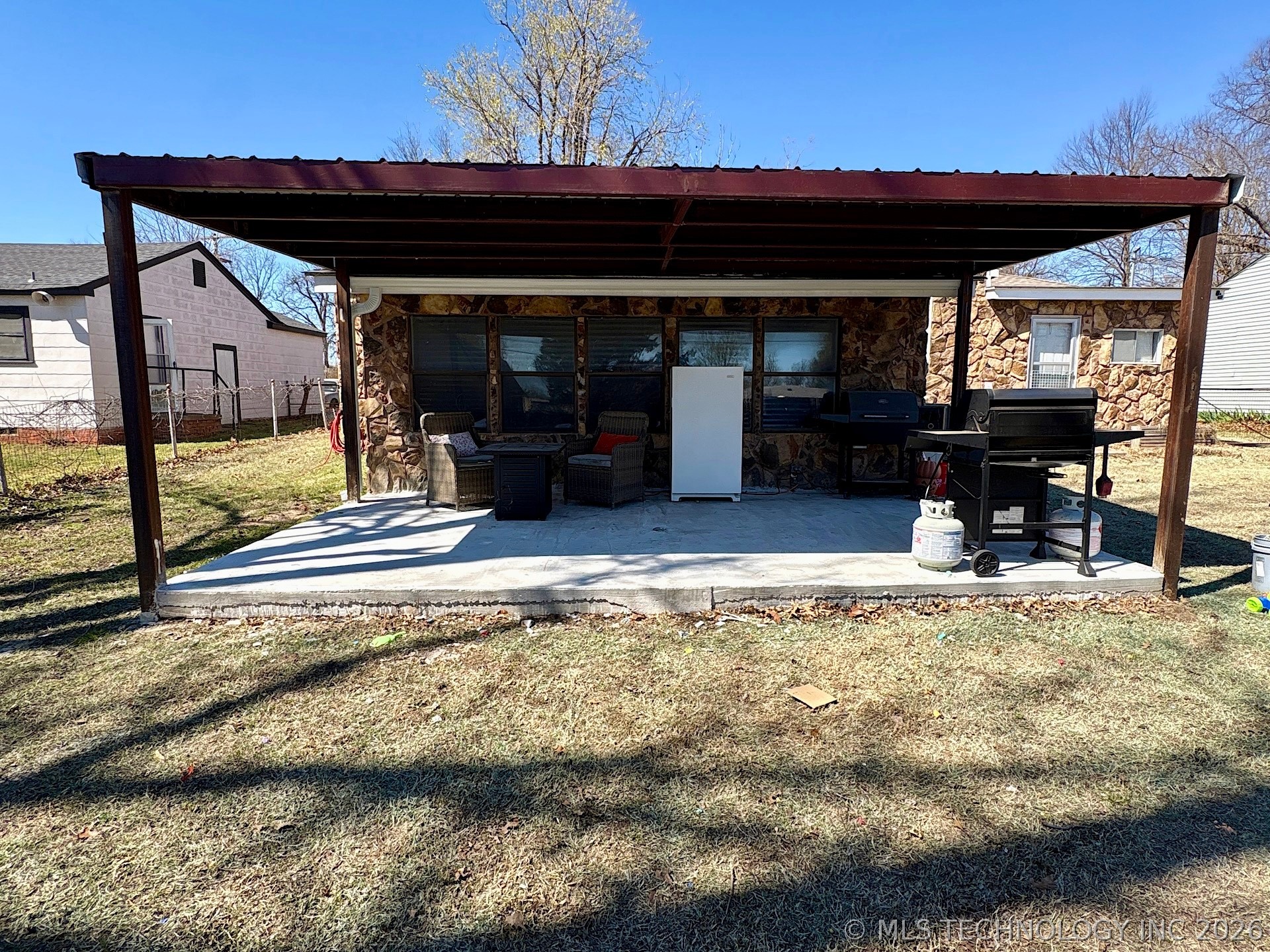 802 S Howerton Avenue Property Photo 58