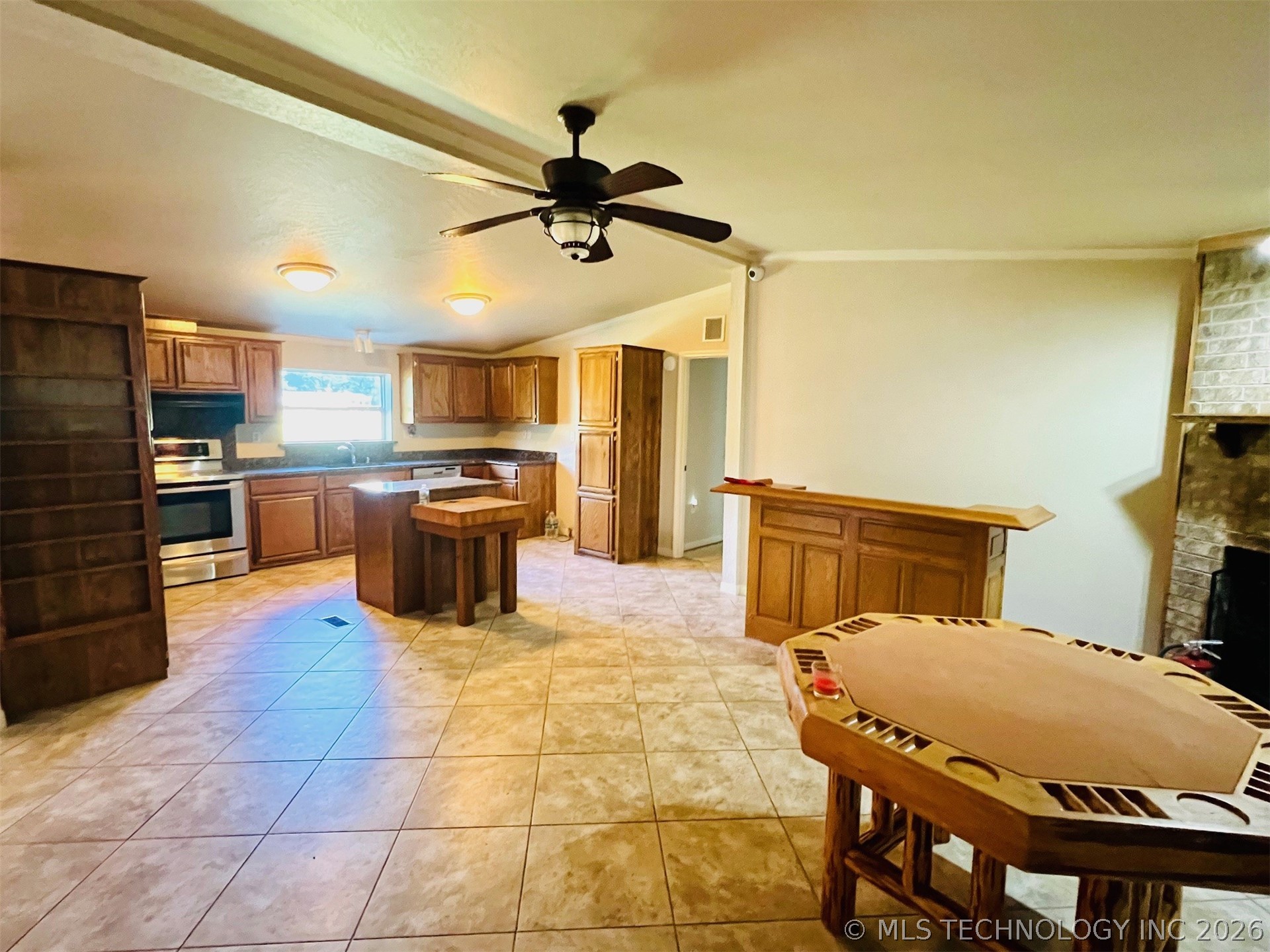 4826 Willis Drive Property Photo 4