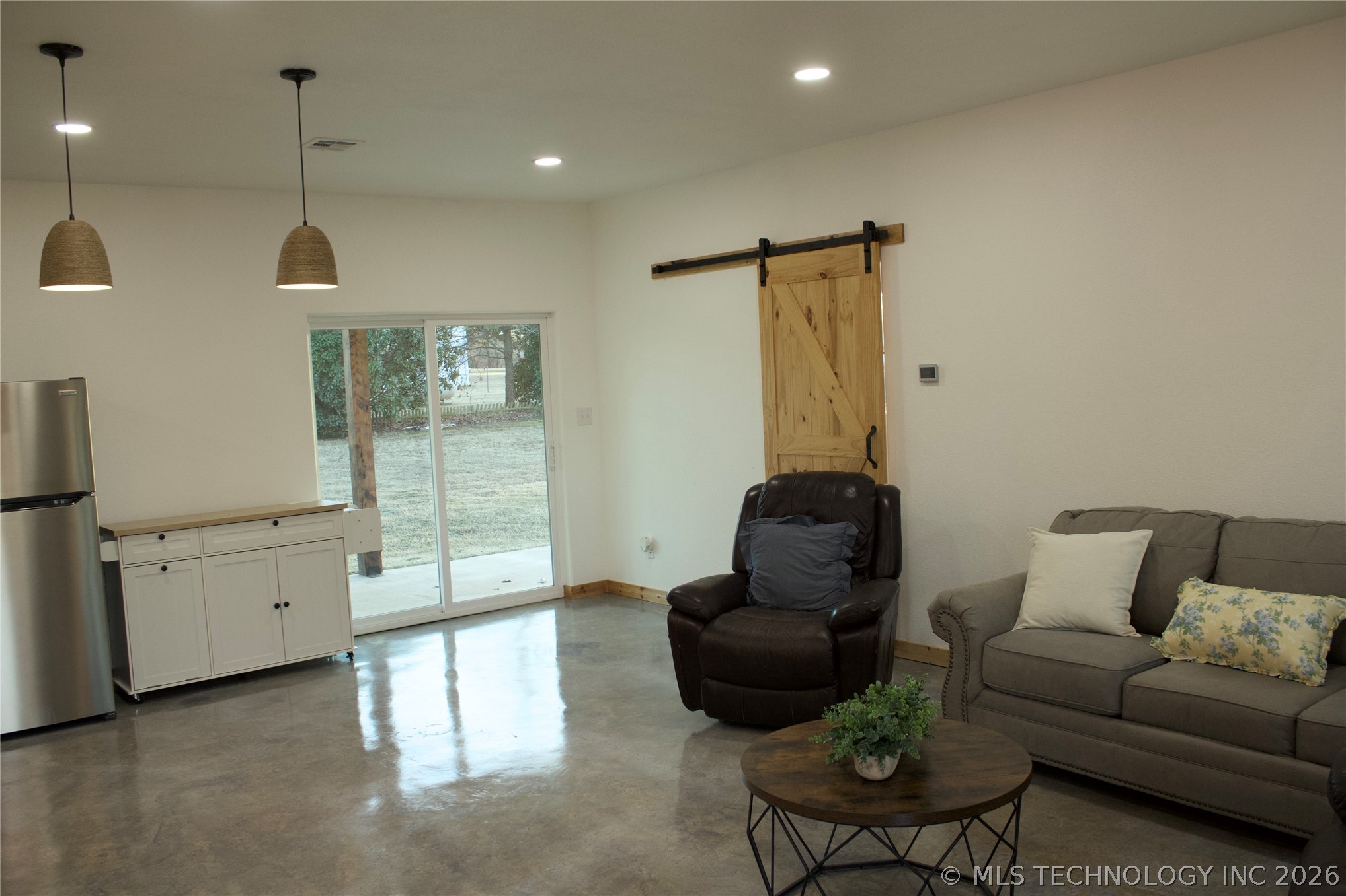 6129 Dixie Property Photo 9