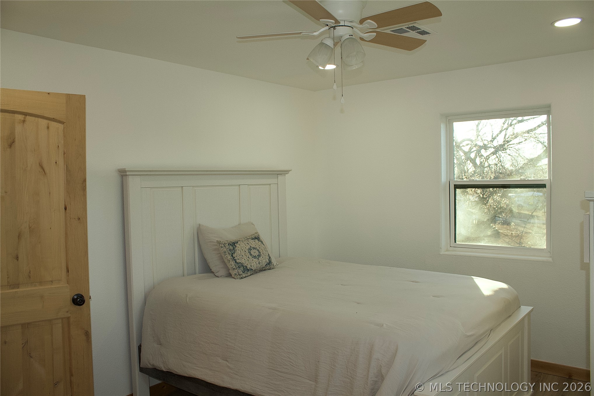 6129 Dixie Property Photo 15