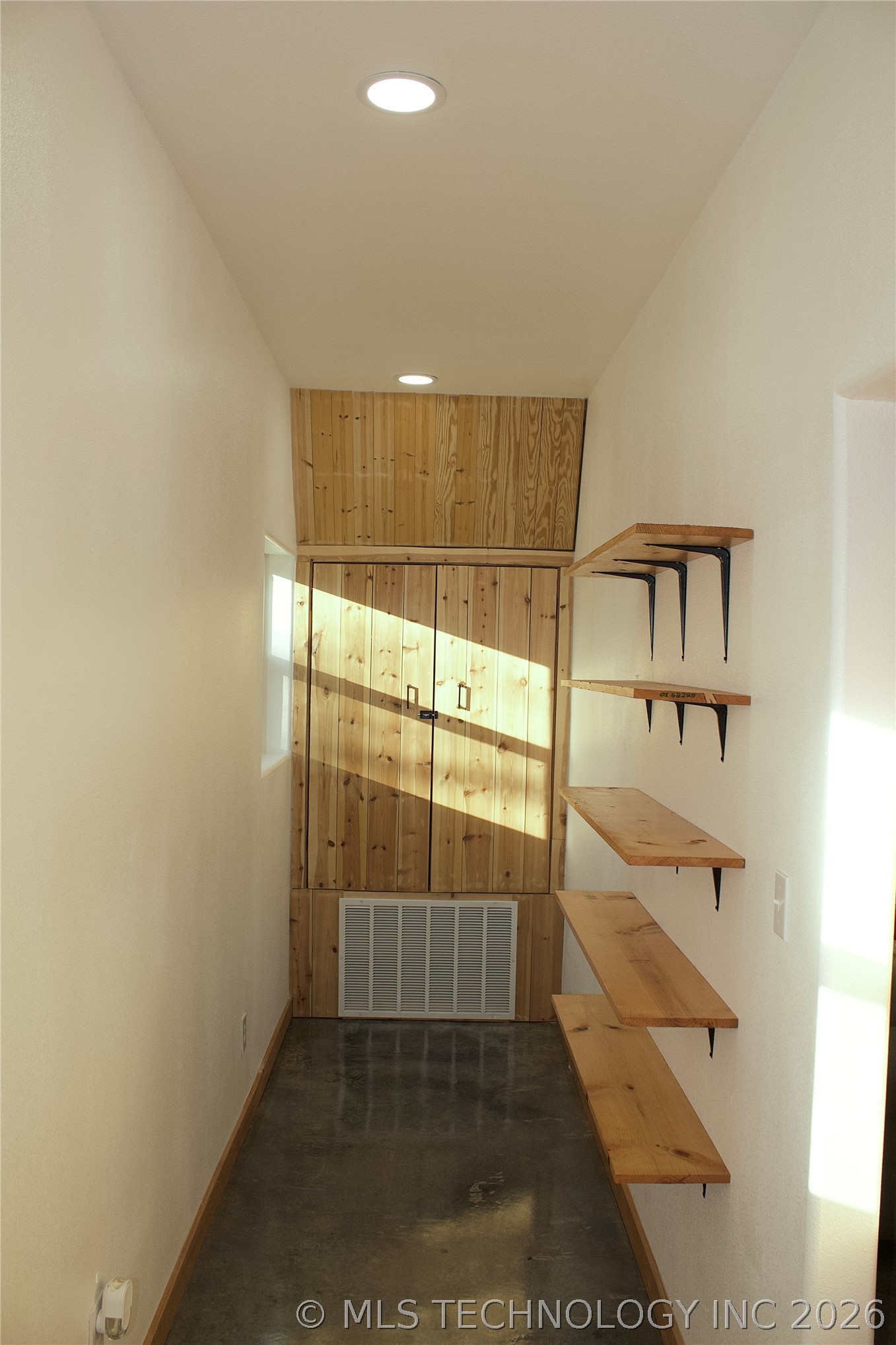 6129 Dixie Property Photo 23
