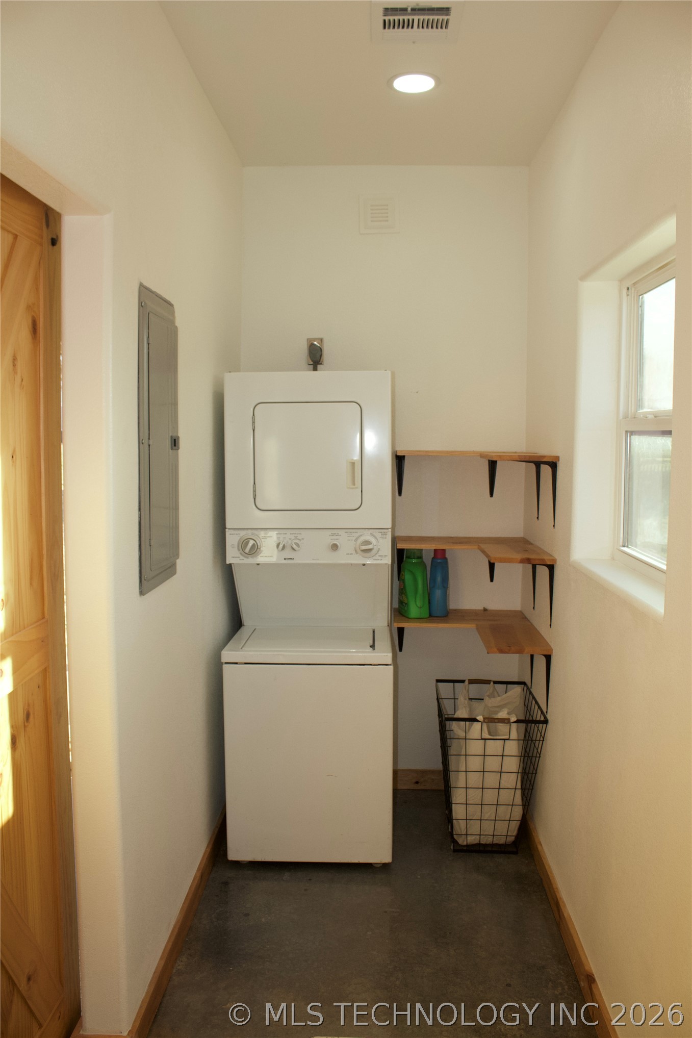 6129 Dixie Property Photo 24