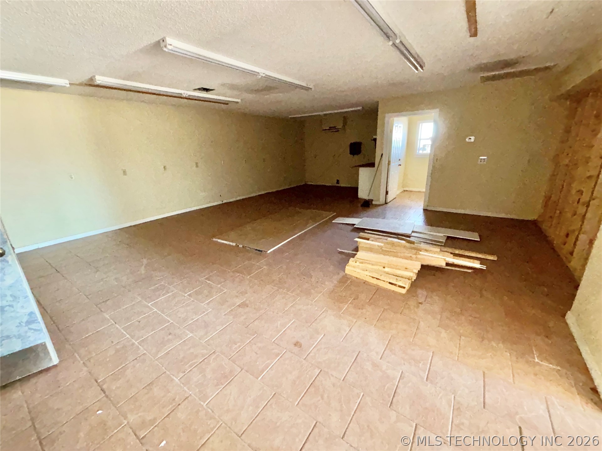 1609 E Main Street Property Photo 13