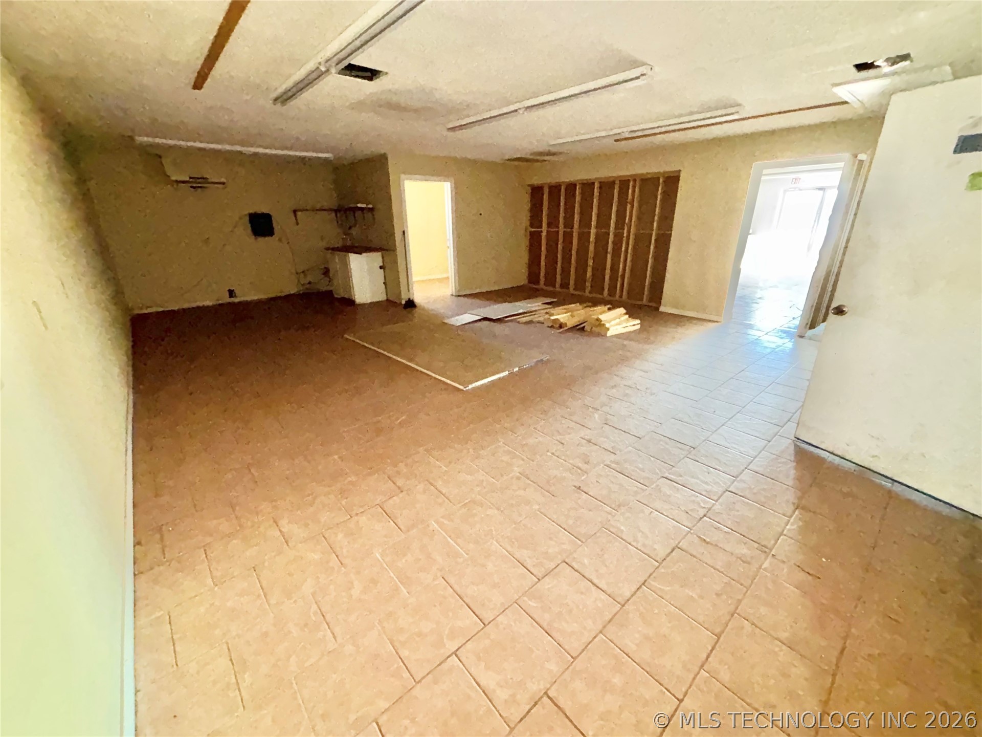 1609 E Main Street Property Photo 14