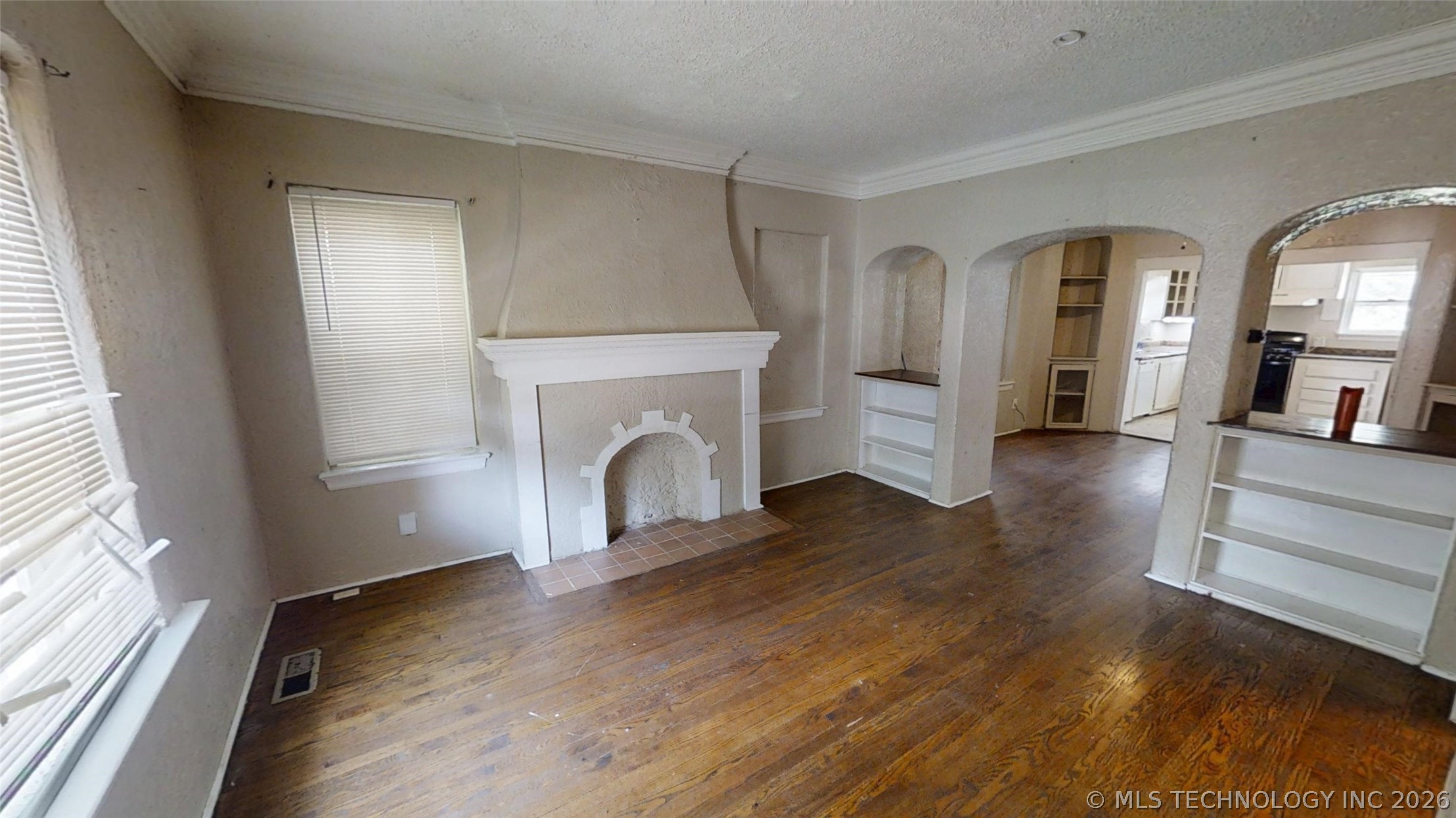 855 N Delaware Place Property Photo 4