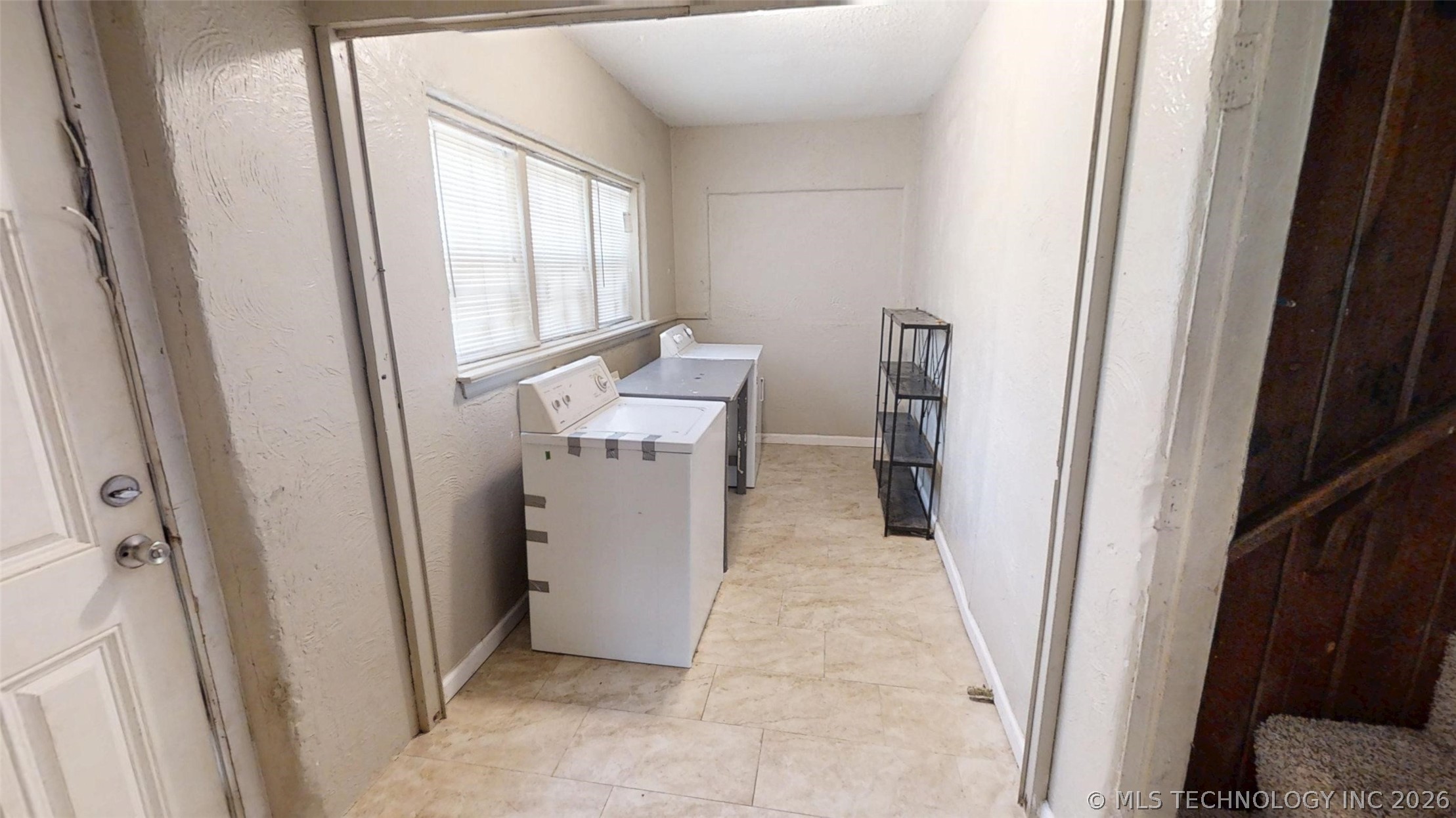 855 N Delaware Place Property Photo 13