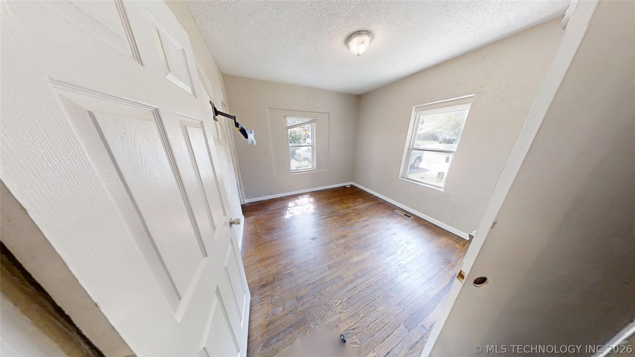 855 N Delaware Place Property Photo 17
