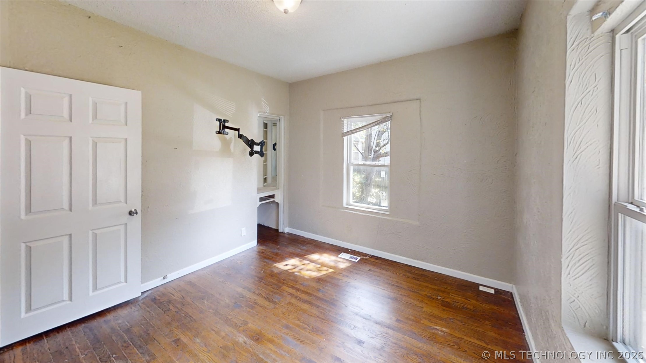 855 N Delaware Place Property Photo 18