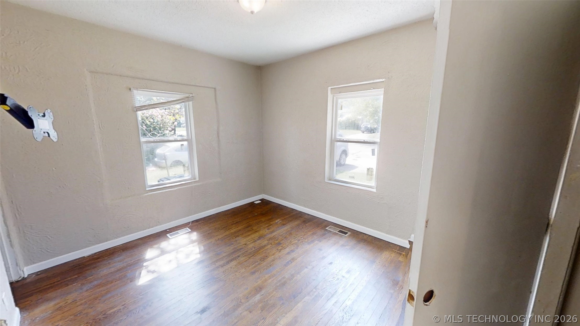 855 N Delaware Place Property Photo 19