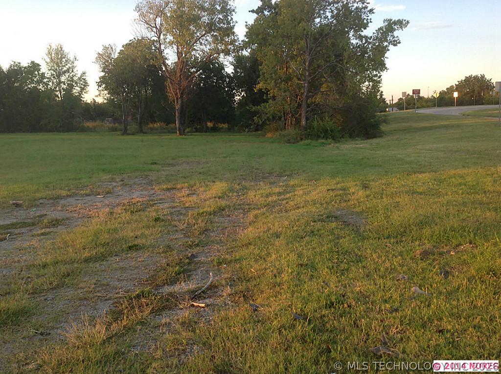 2429 E Apache Street Property Photo 1