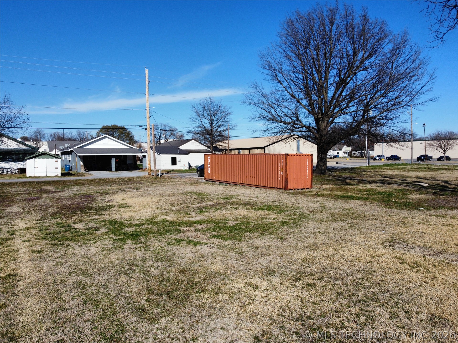 515 E Wyandotte Property Photo 1