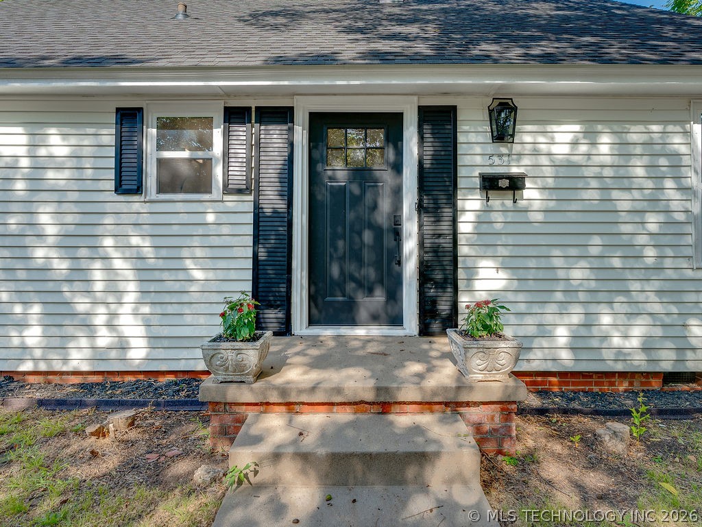 531 N Crownpoint Property Photo 3