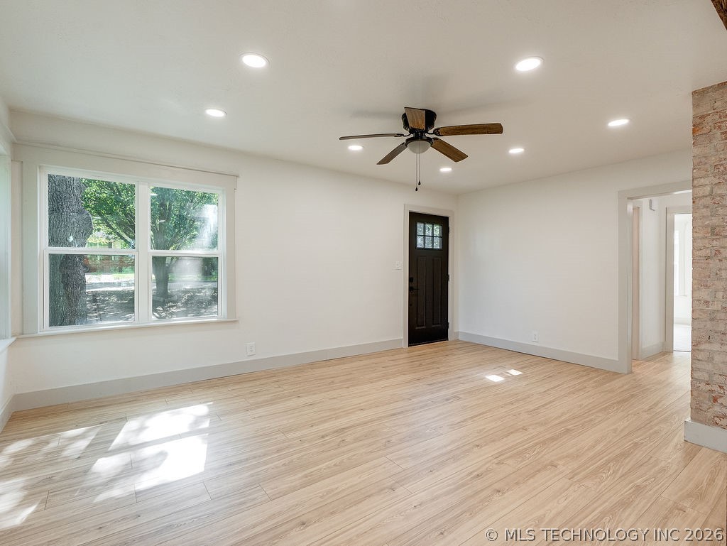 531 N Crownpoint Property Photo 4