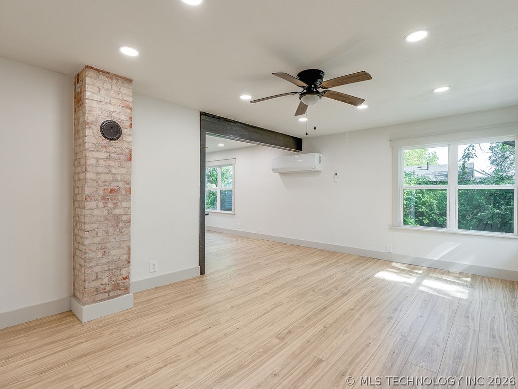 531 N Crownpoint Property Photo 5
