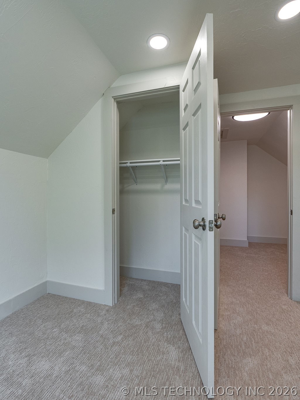 531 N Crownpoint Property Photo 27