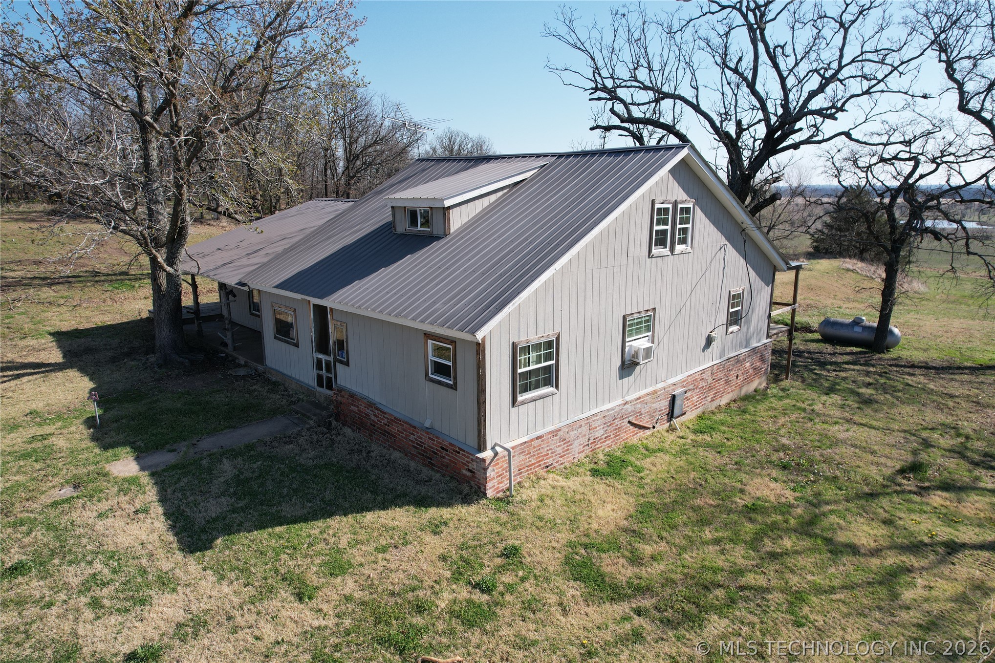 443600 E 300th Road Property Photo 1