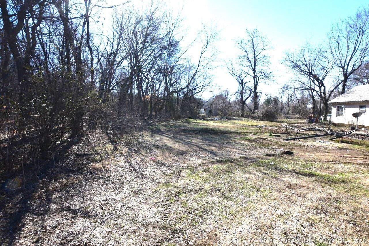 320 E Oak Street Property Photo 6