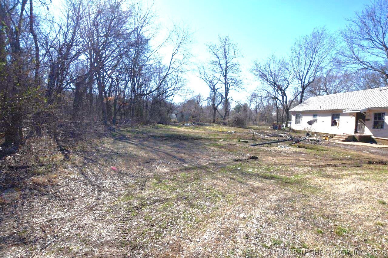 320 E Oak Street Property Photo 7