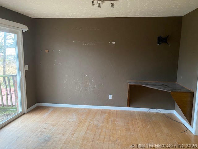 2206 Brenda Avenue Property Photo 6