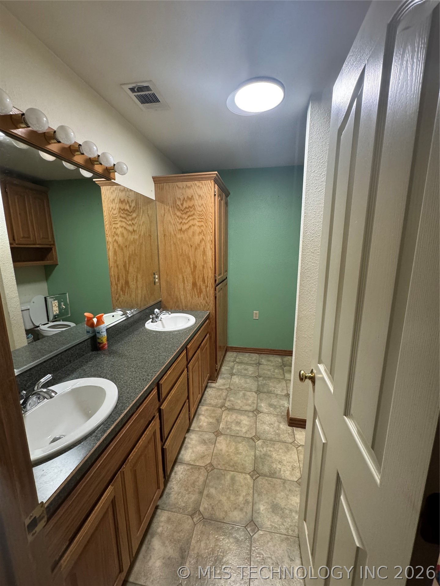 22905 116 Property Photo 8