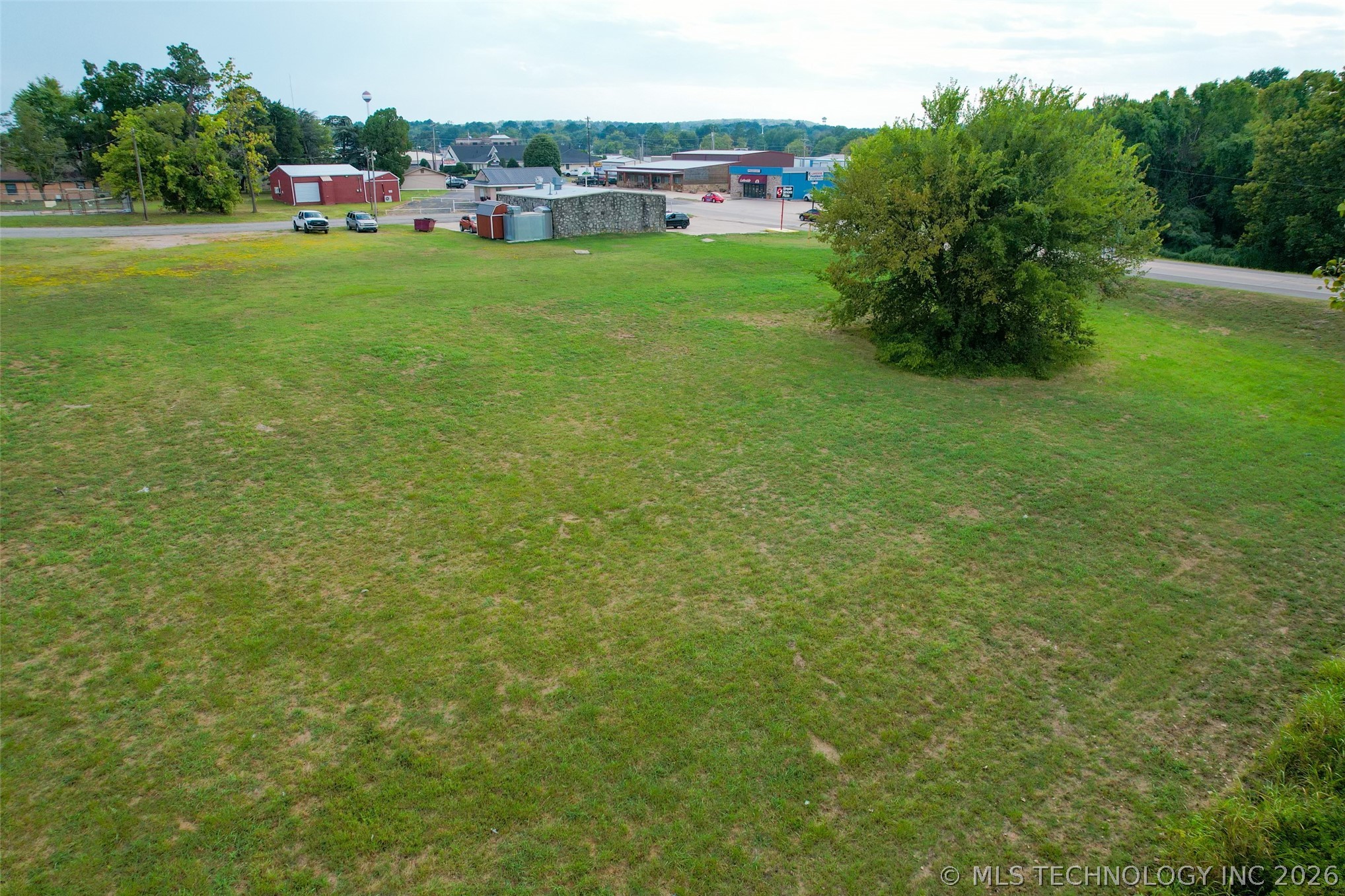 610 N Main Street Property Photo 7