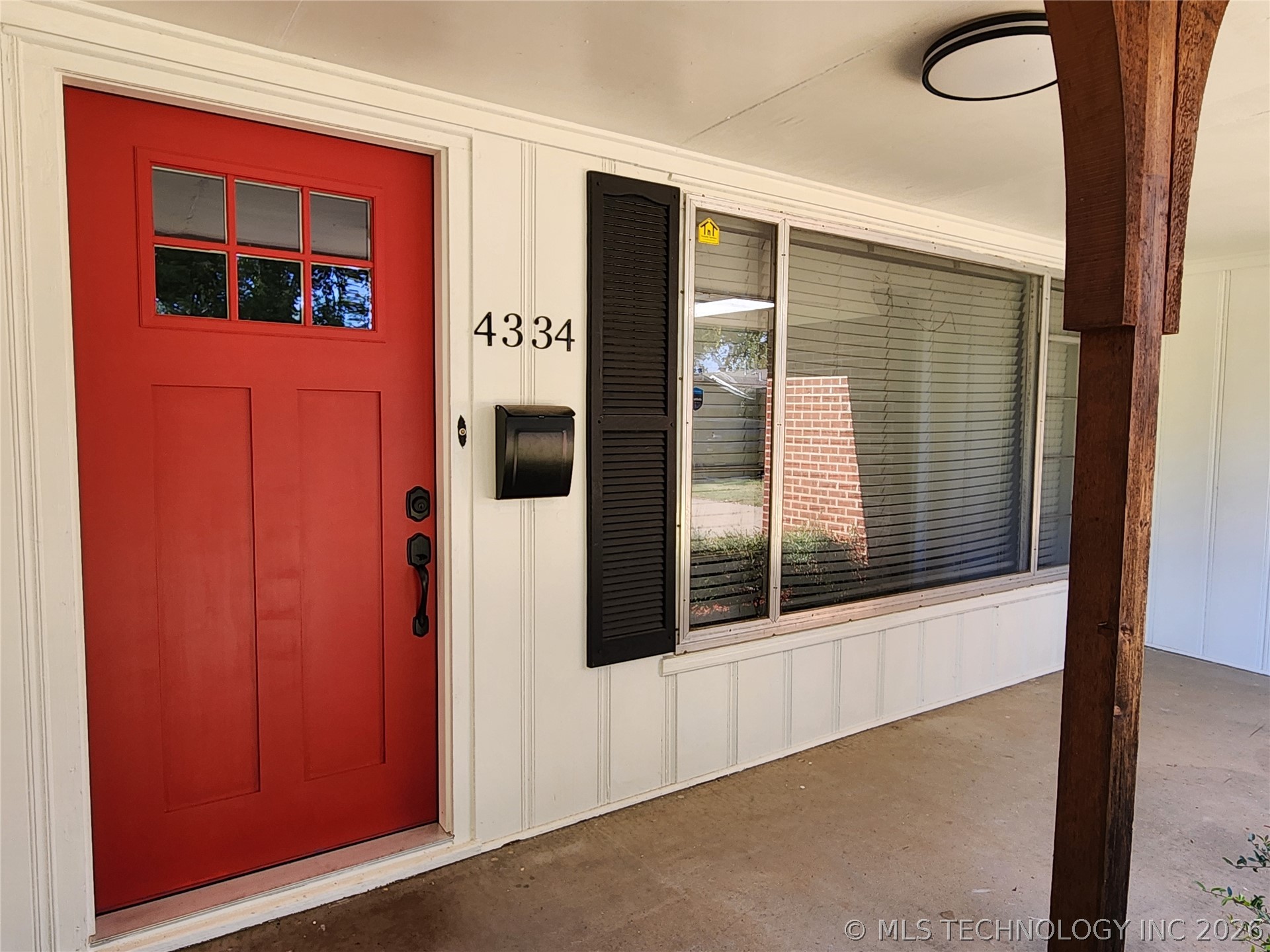 4334 S Norfolk Avenue Property Photo 4