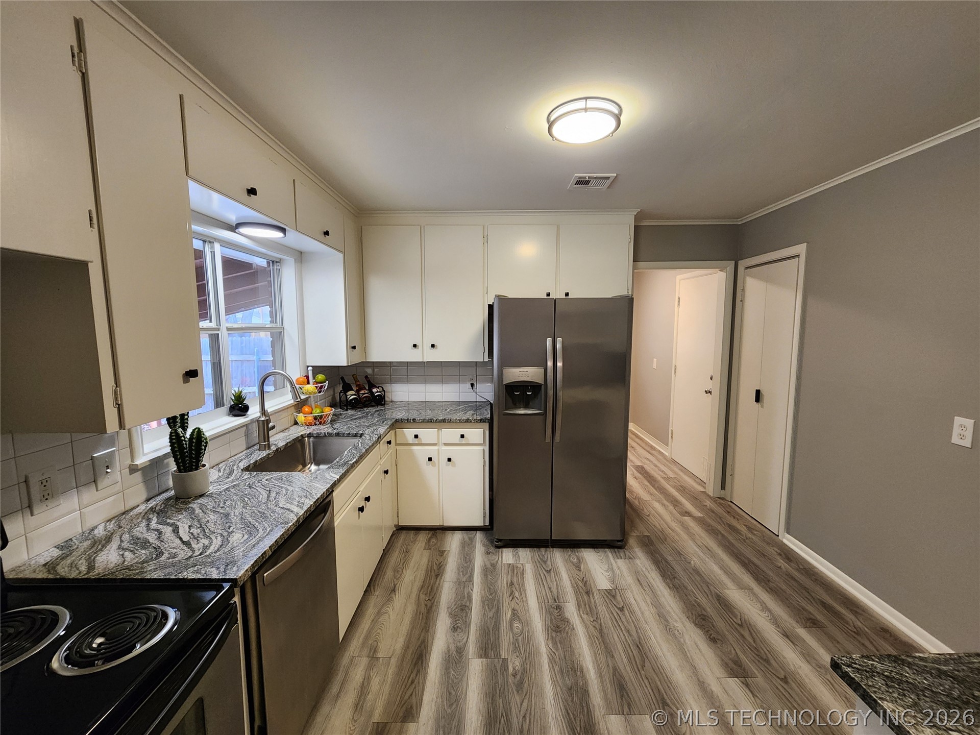 4334 S Norfolk Avenue Property Photo 6