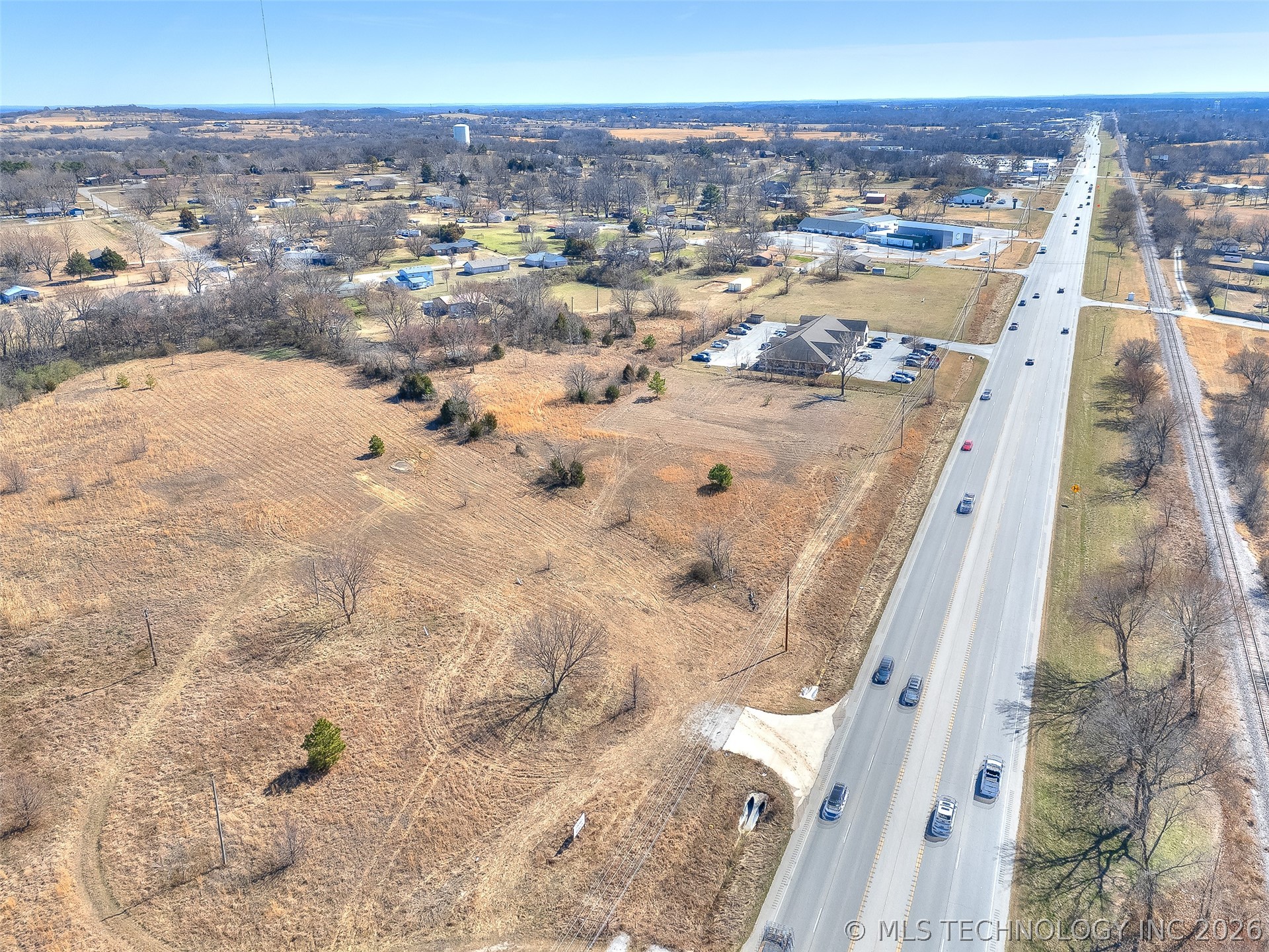 27907 S State Hwy 51 Property Photo 6