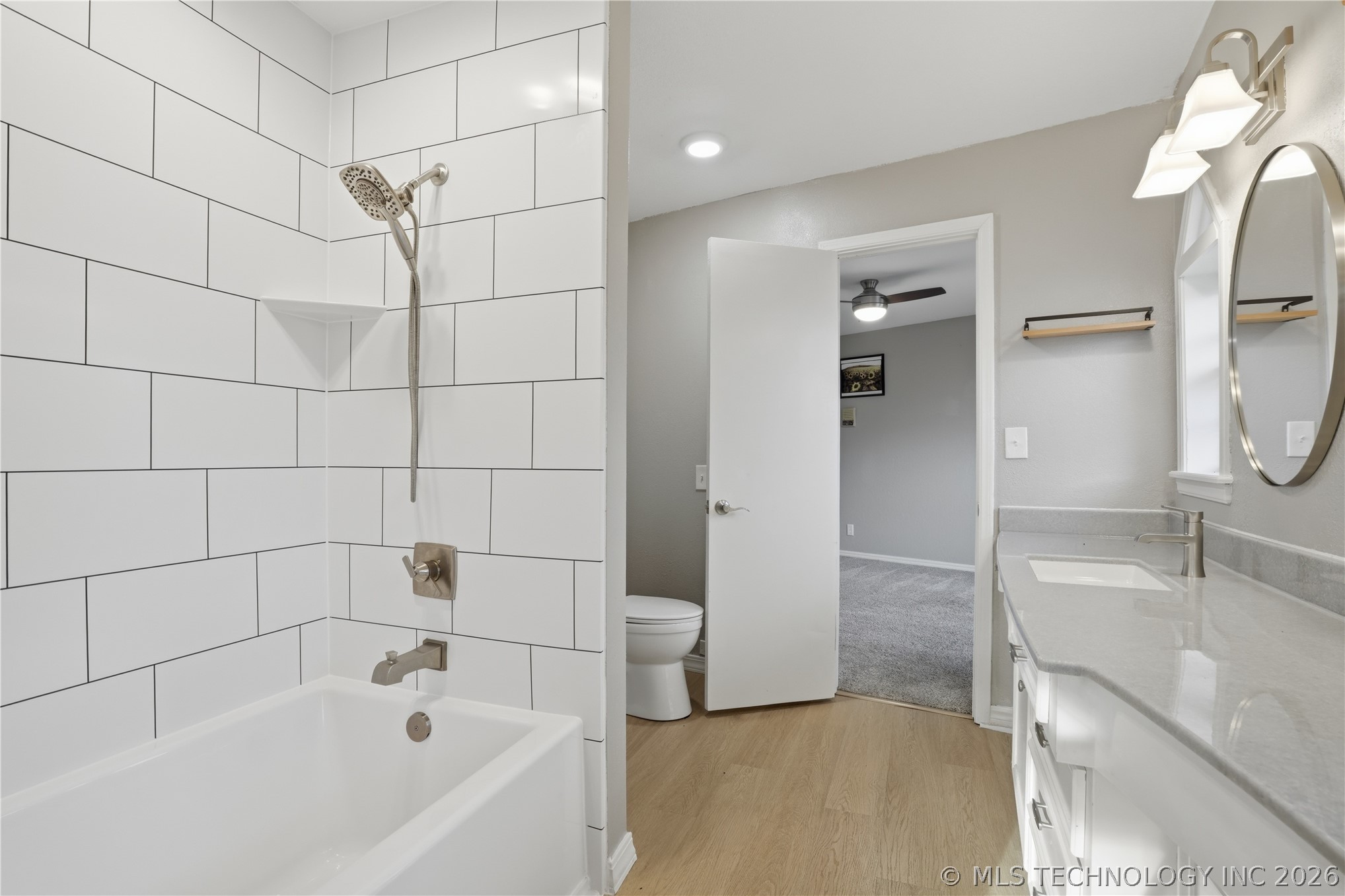 140 W Taylor Drive Property Photo 42