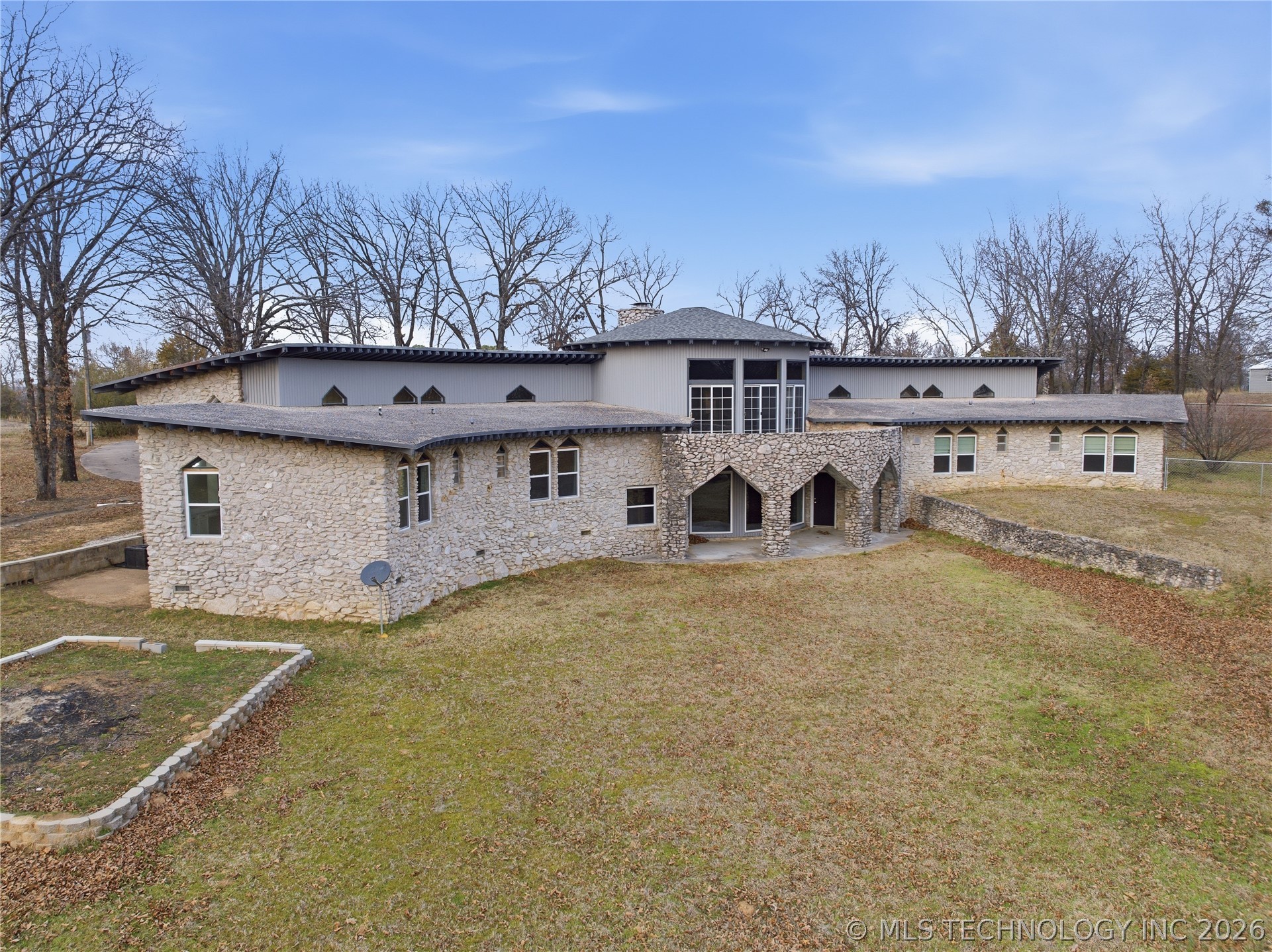 140 W Taylor Drive Property Photo 63