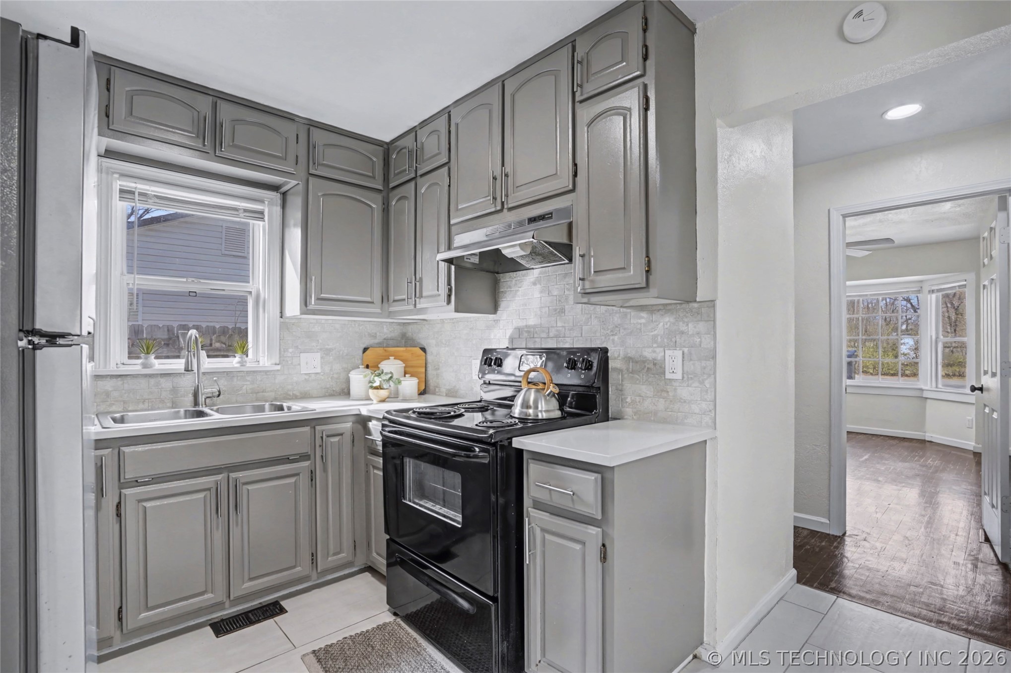 1007 Wesley Drive Property Photo 11