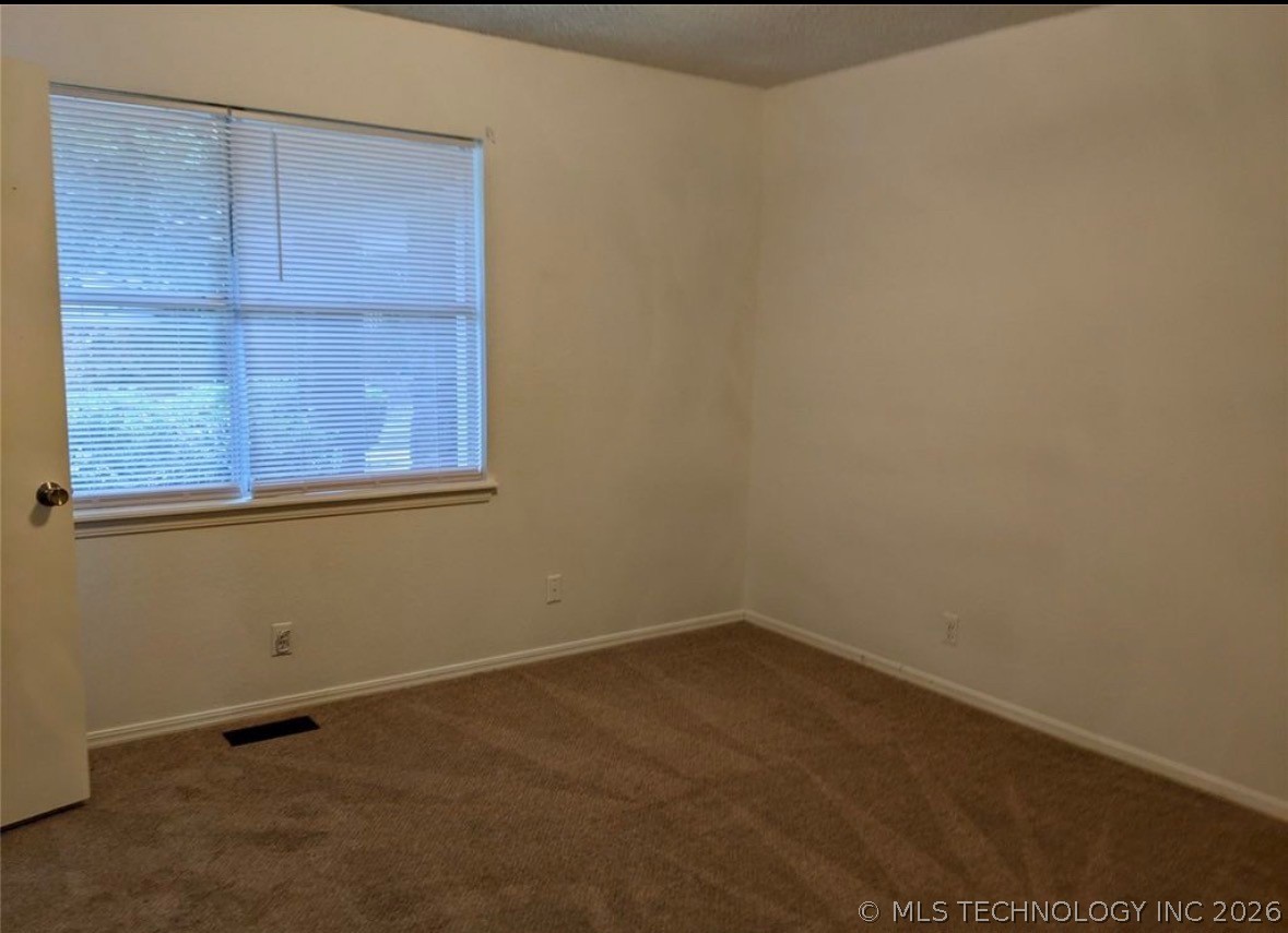 7732 S 69th East Place Property Photo 8