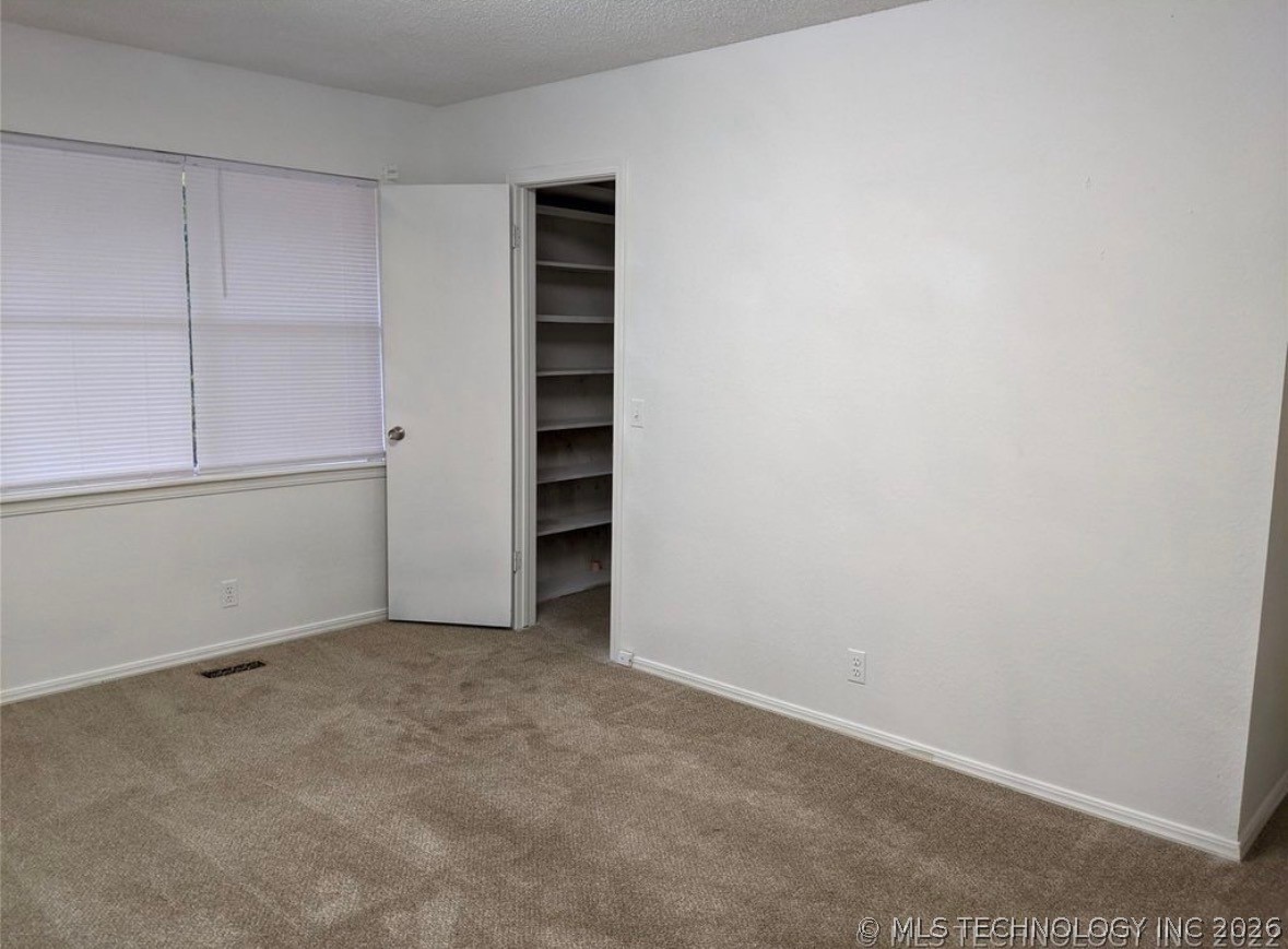 7732 S 69th East Place Property Photo 10