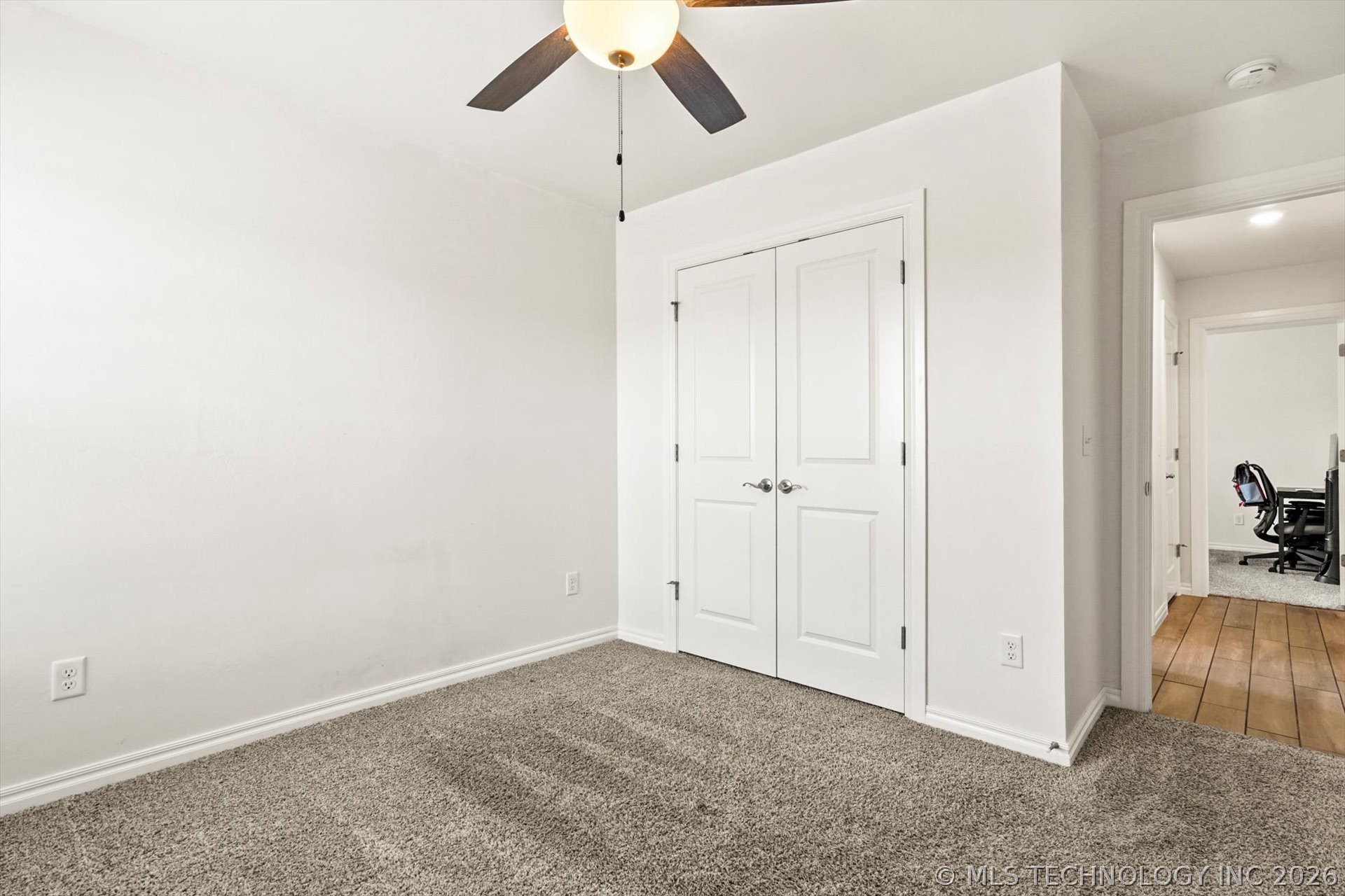 908 E Fulton Court Property Photo 33