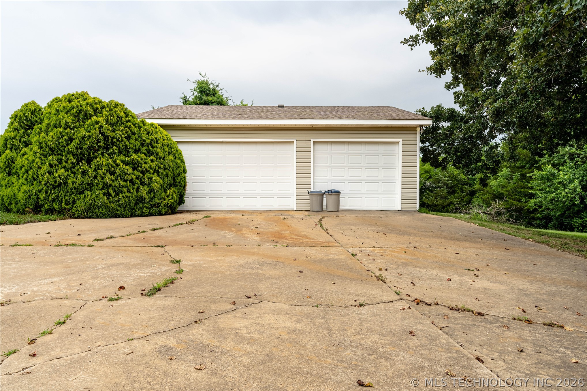 8775 Leonard Street Property Photo 4