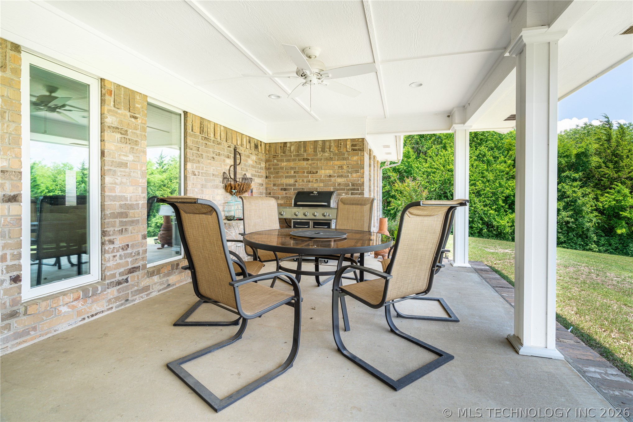 8775 Leonard Street Property Photo 7