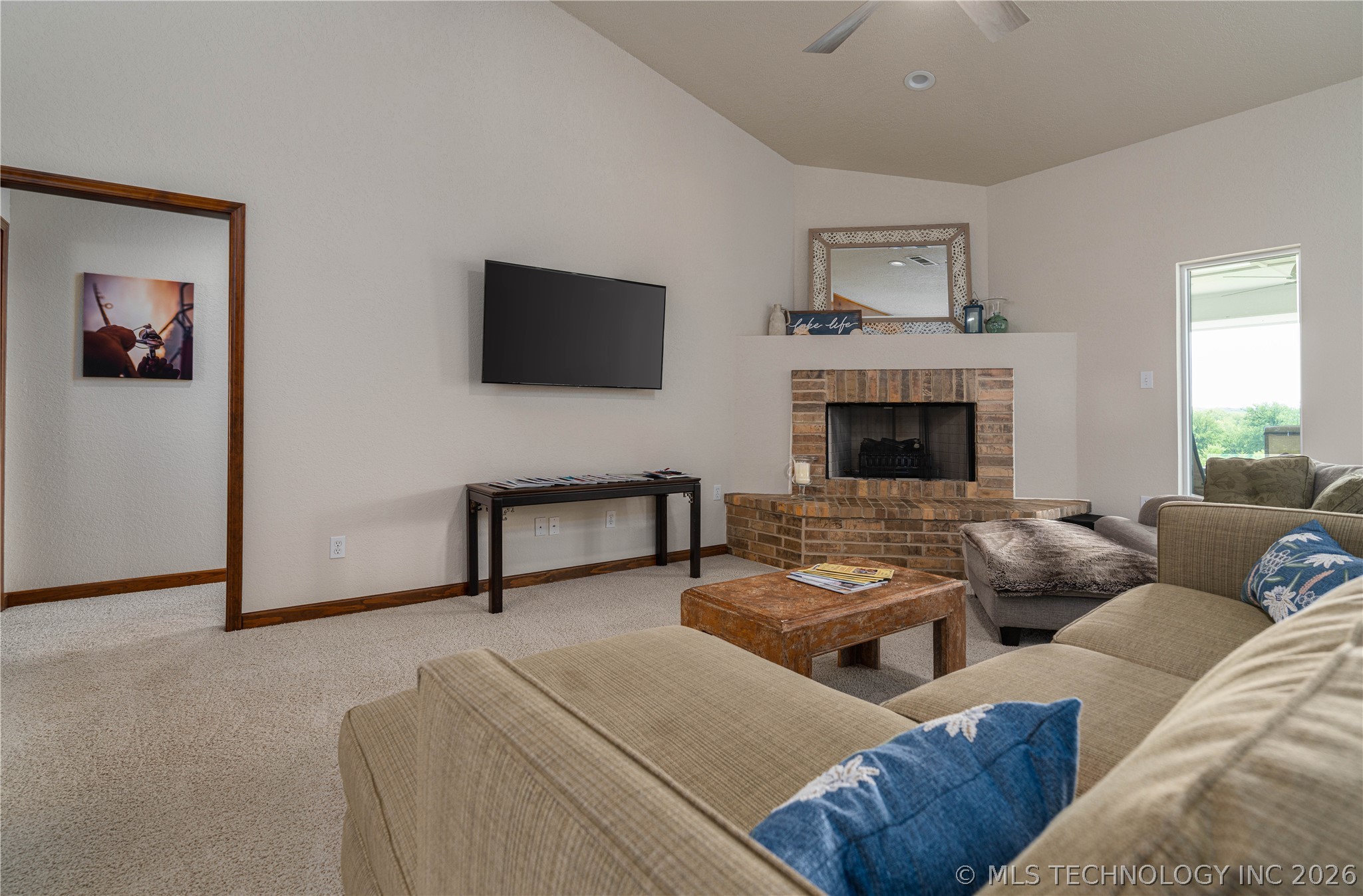 8775 Leonard Street Property Photo 8