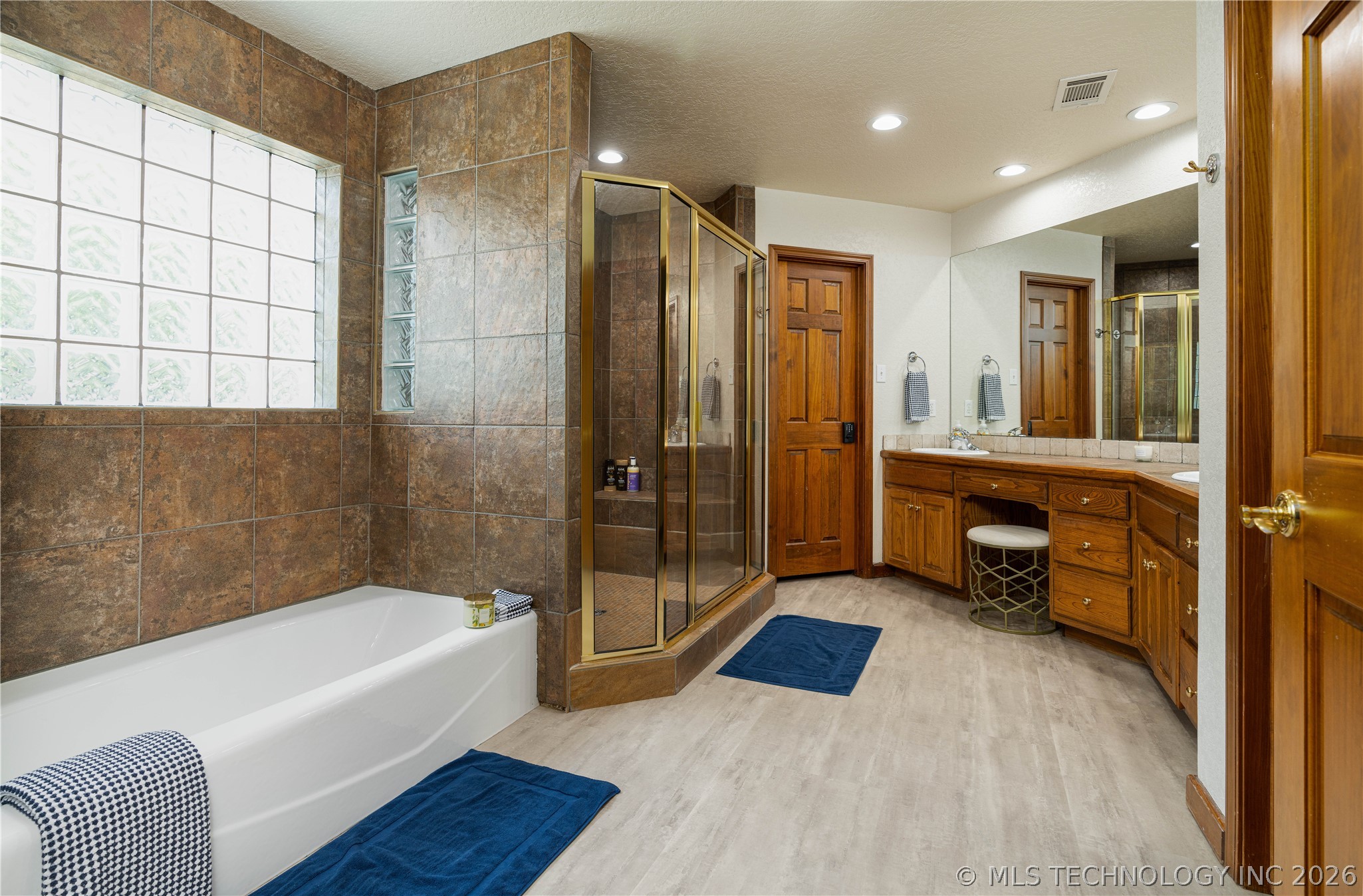 8775 Leonard Street Property Photo 17