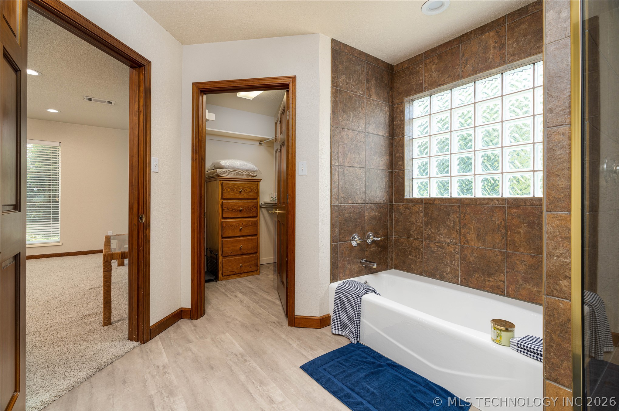 8775 Leonard Street Property Photo 18