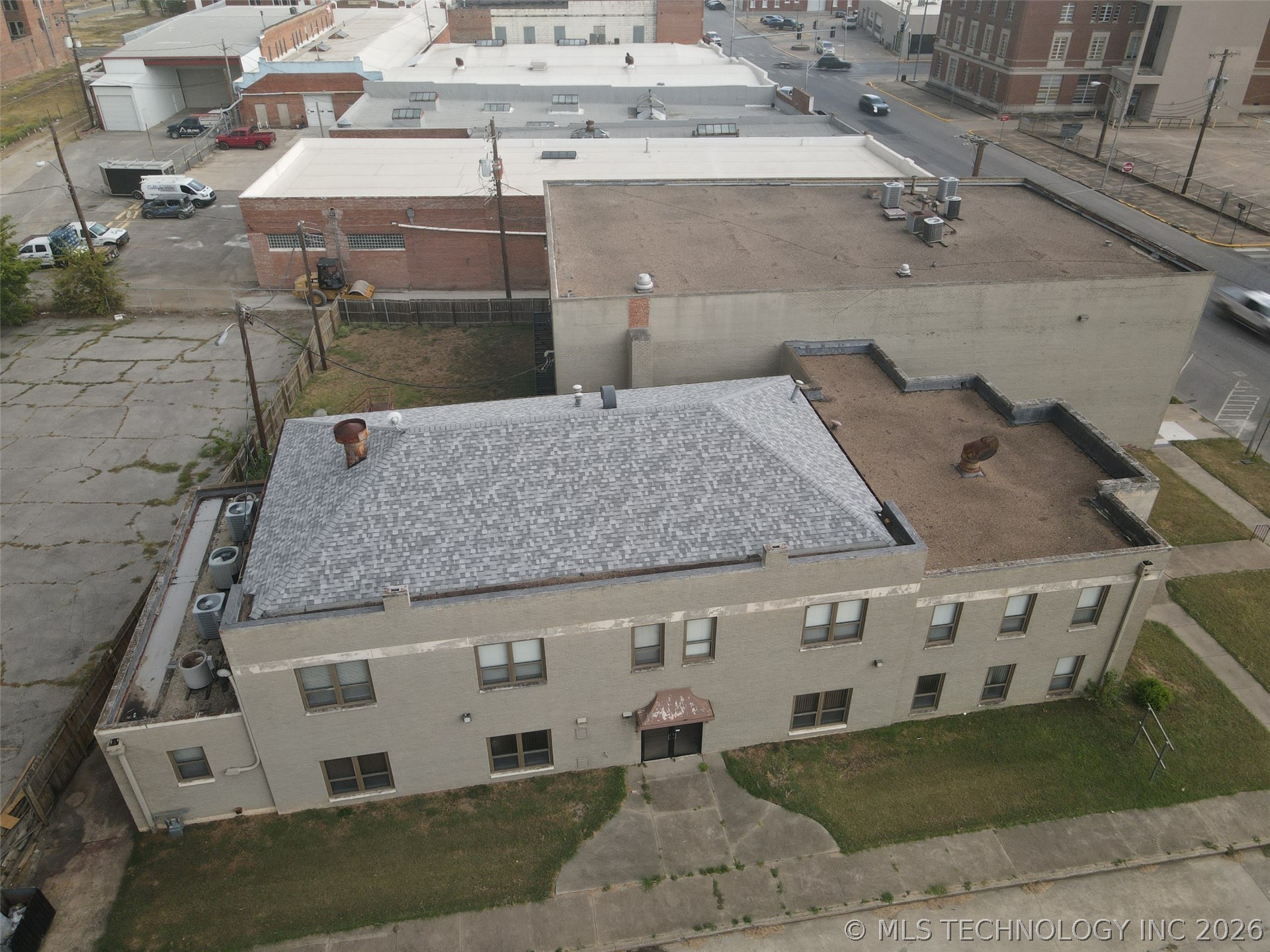 27 W Broadway Property Photo 2