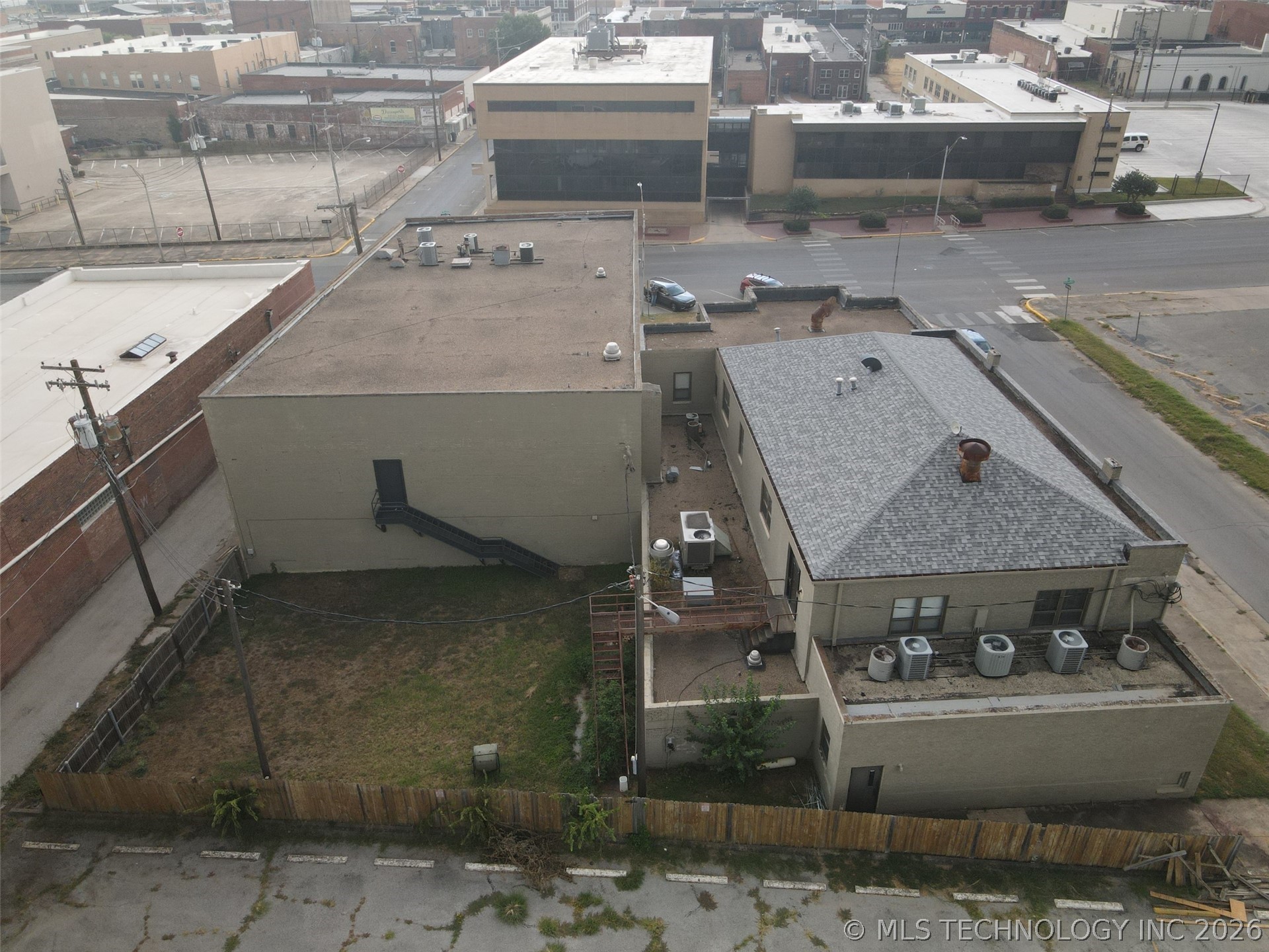 27 W Broadway Property Photo 4